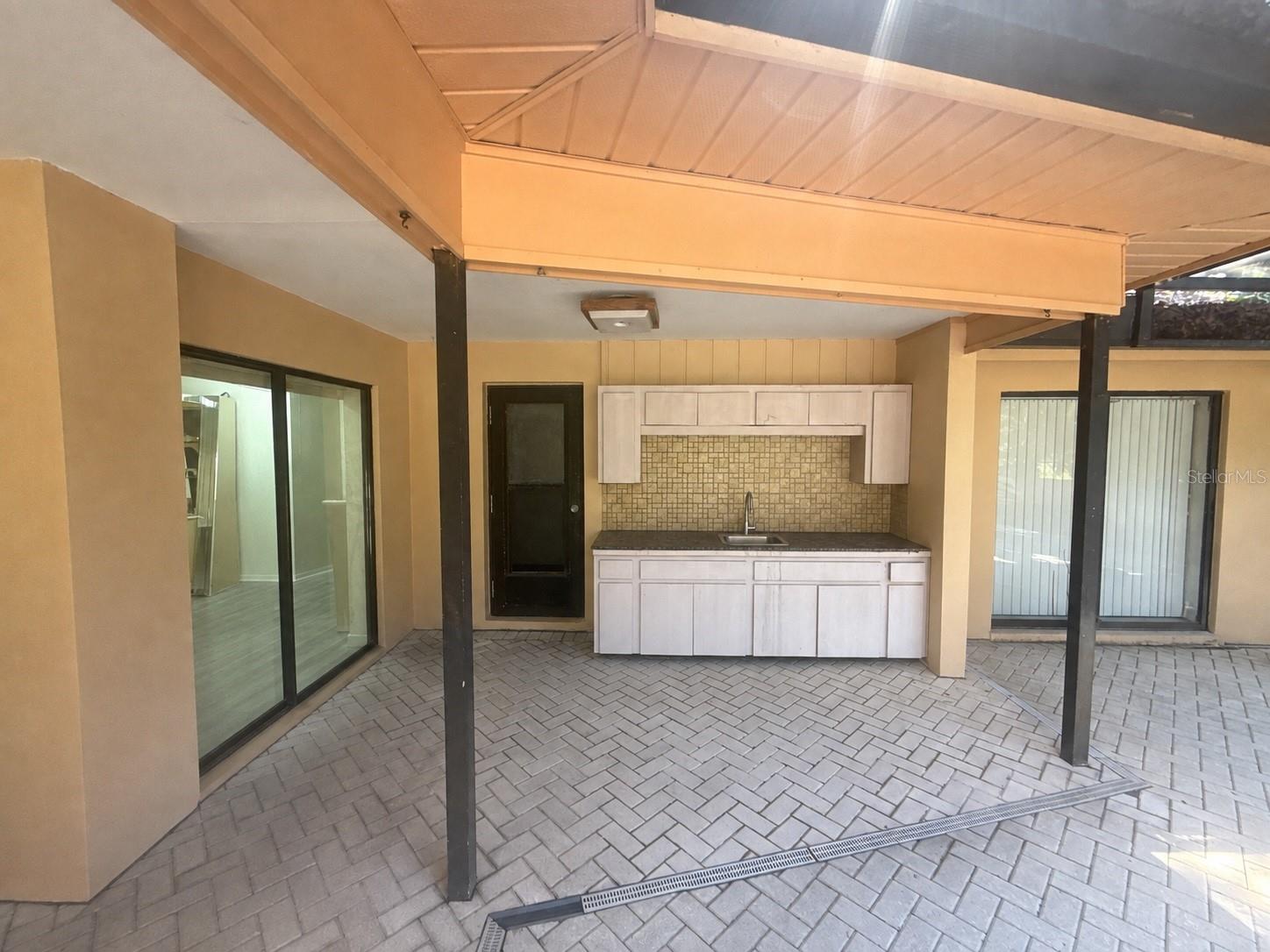 6701 Pemberton View Dr, Seffner, FL 33584 photo