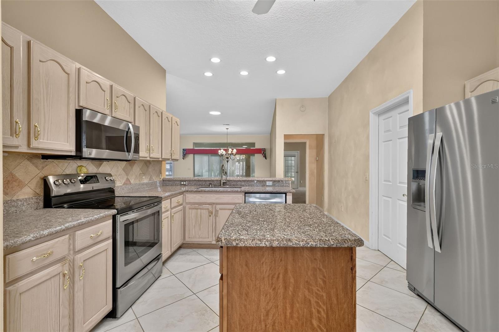 542 Loma Paseo Dr, The Villages, FL 32159 photo