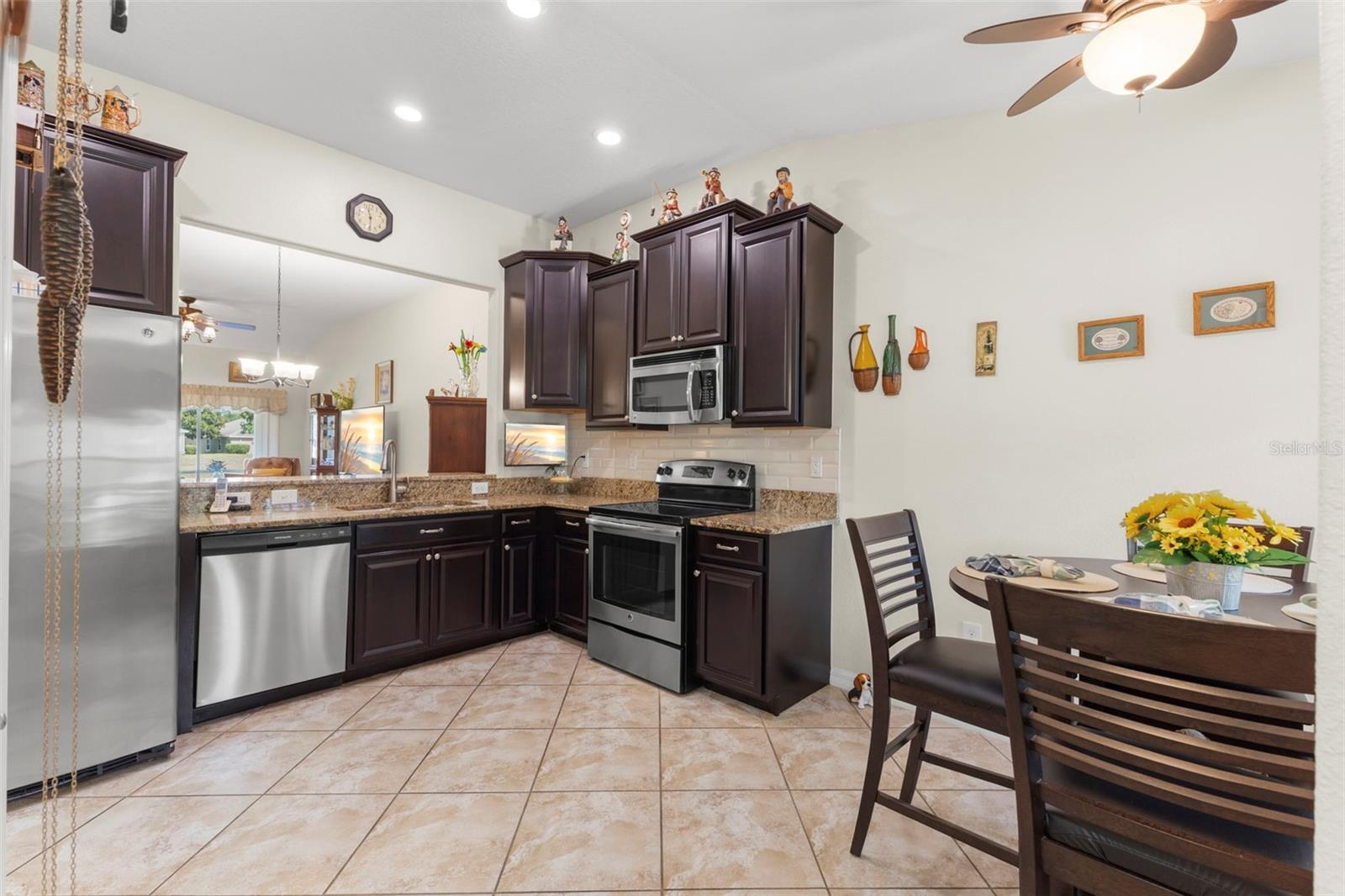 13627 Crest Lake Dr, Hudson, FL 34669 photo