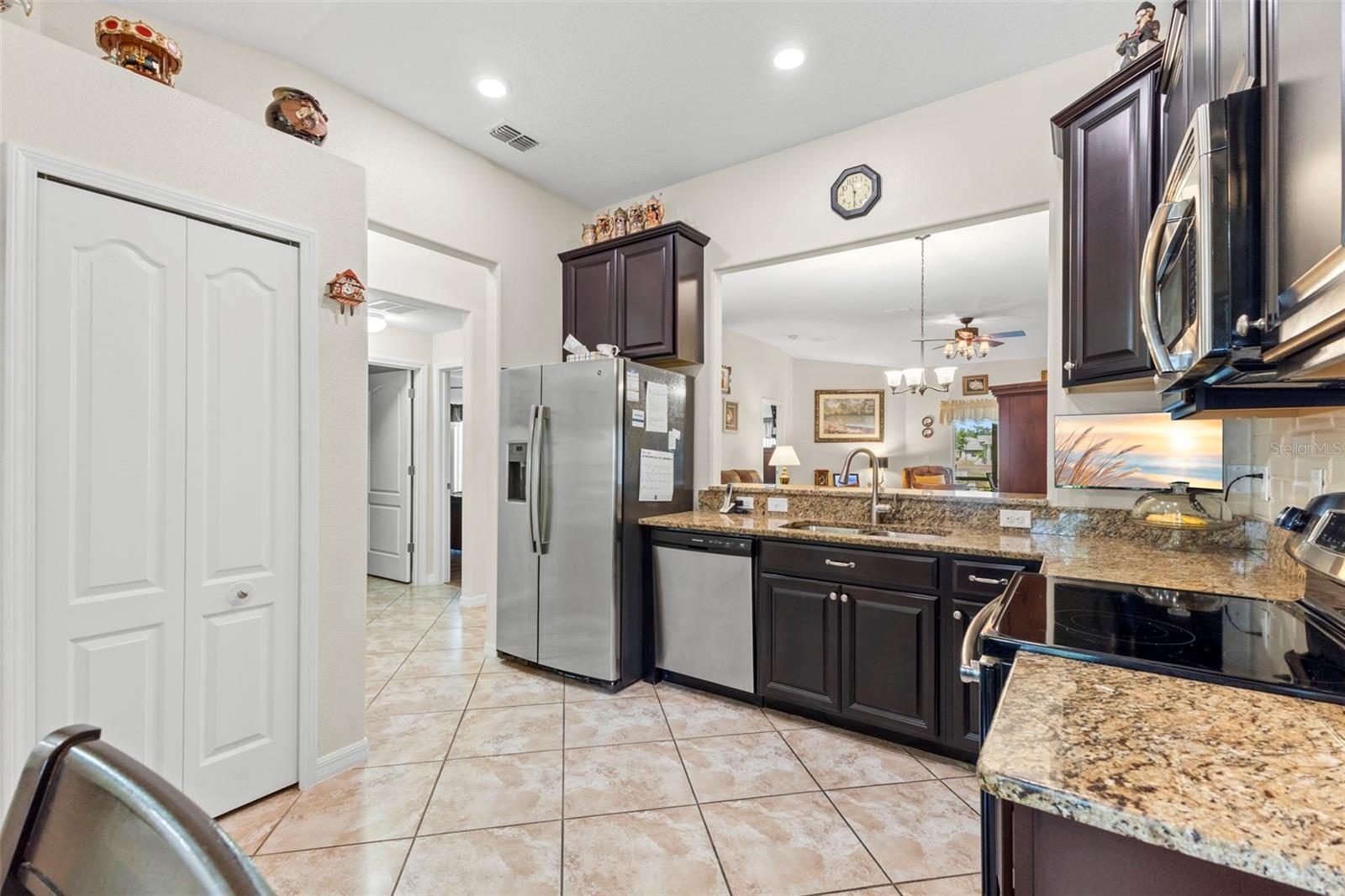 13627 Crest Lake Dr, Hudson, FL 34669 photo