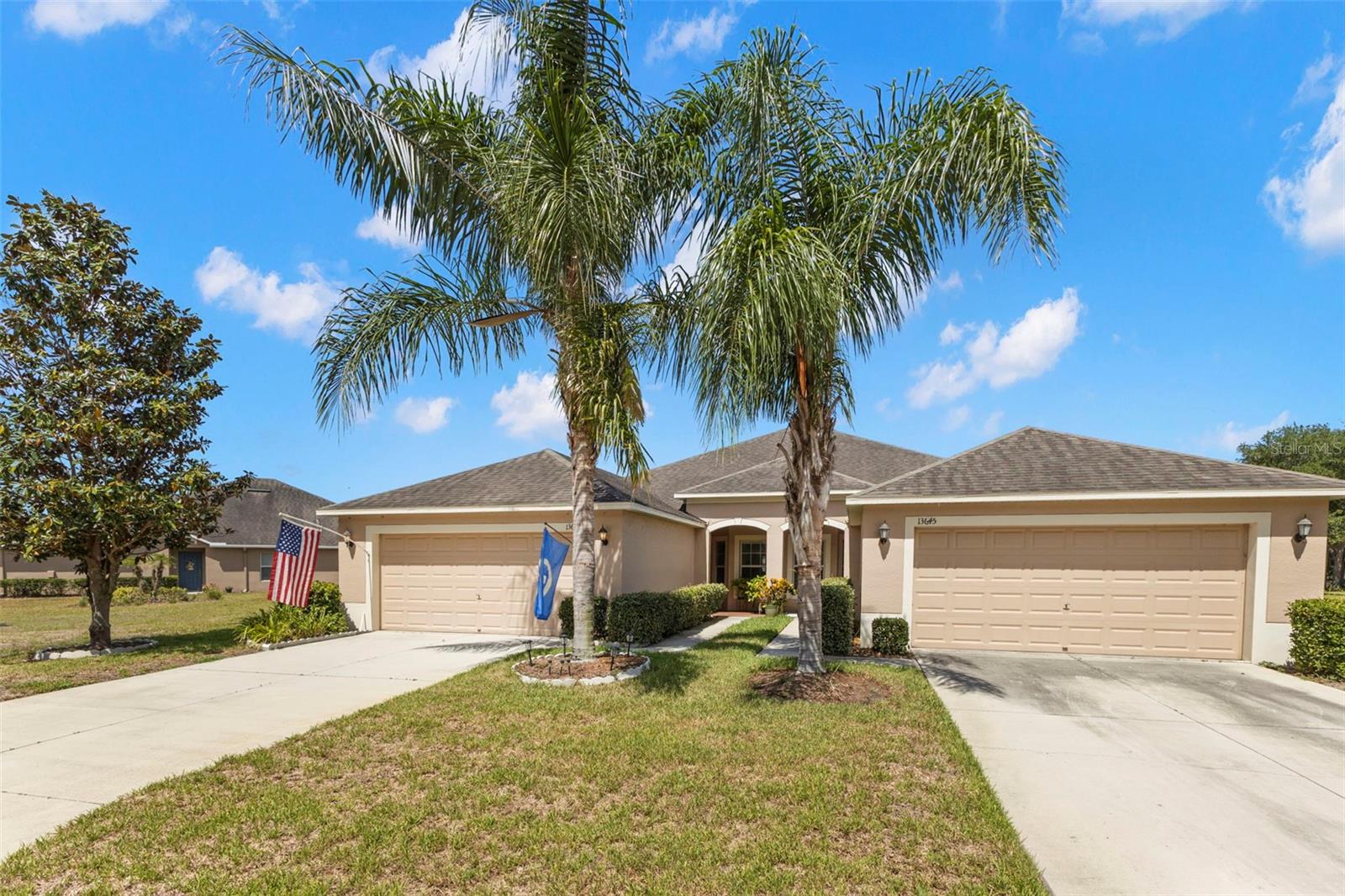 13627 Crest Lake Dr, Hudson, FL 34669 photo