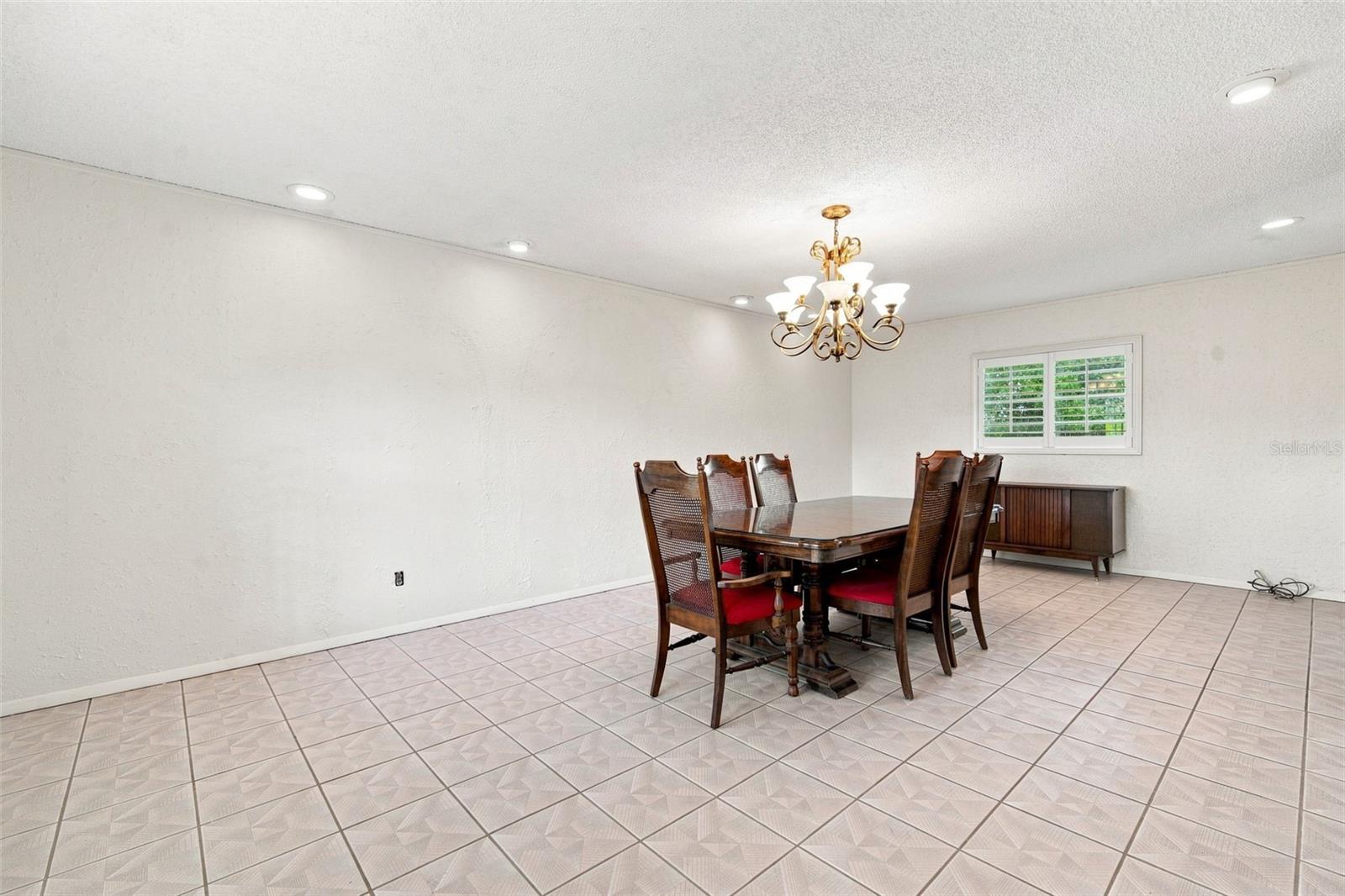 2705 Silver Lake Ave, Tampa, FL 33614 photo