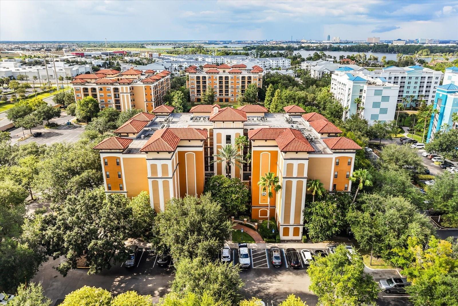 12539 Floridays Resort Dr, Orlando, FL 32821