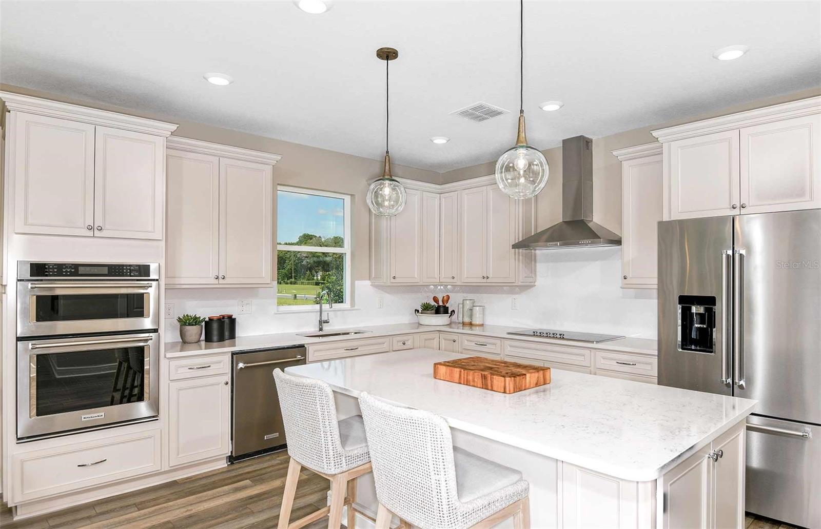 37822 Clinch Cir, Zephyrhills, FL 33540 photo