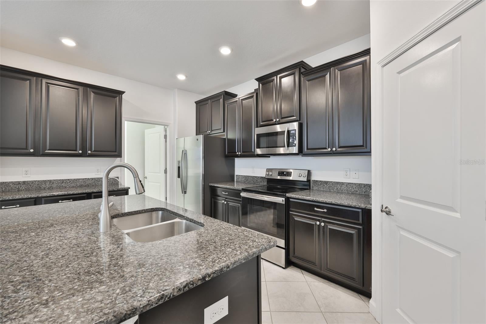 10616 Great Cormorant Dr, Riverview, FL 33579 photo
