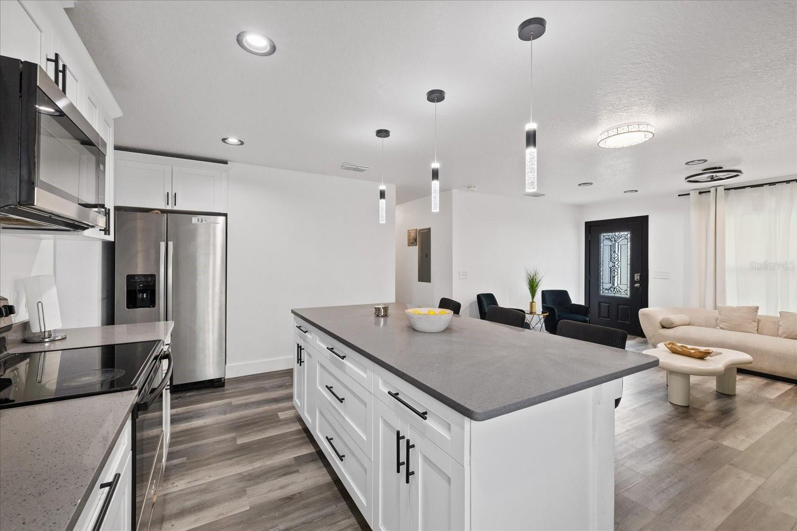 3209 E Hanna Ave, Tampa, FL 33610 photo