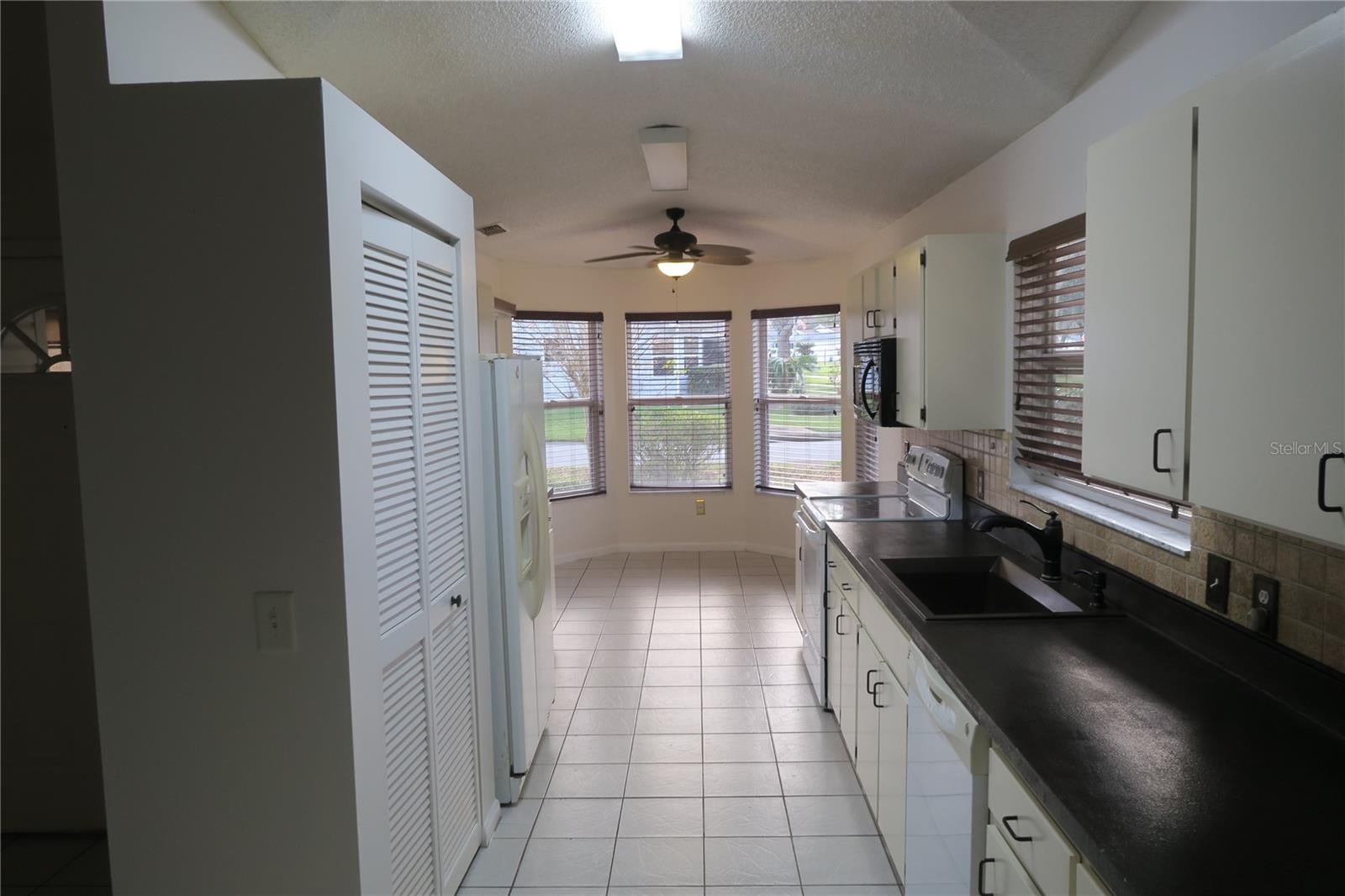 32512 Oak Park Dr, Leesburg, FL 34748 photo