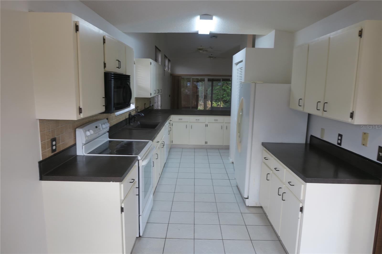 32512 Oak Park Dr, Leesburg, FL 34748 photo