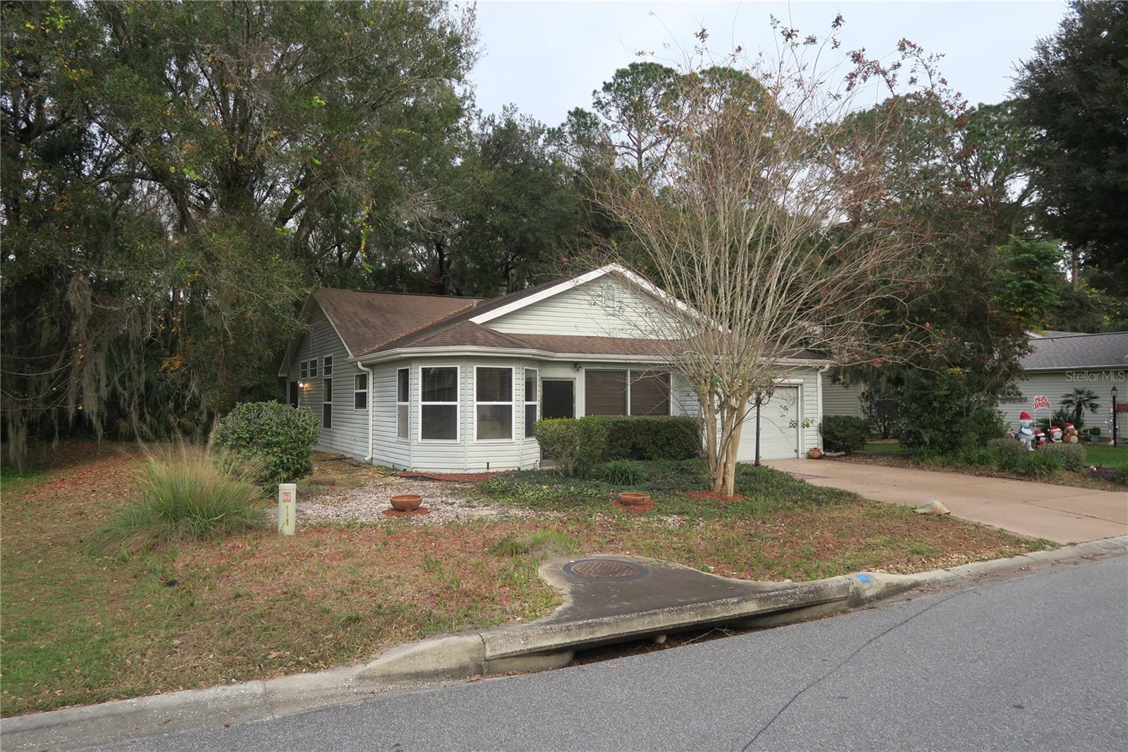 32512 Oak Park Dr, Leesburg, FL 34748 photo