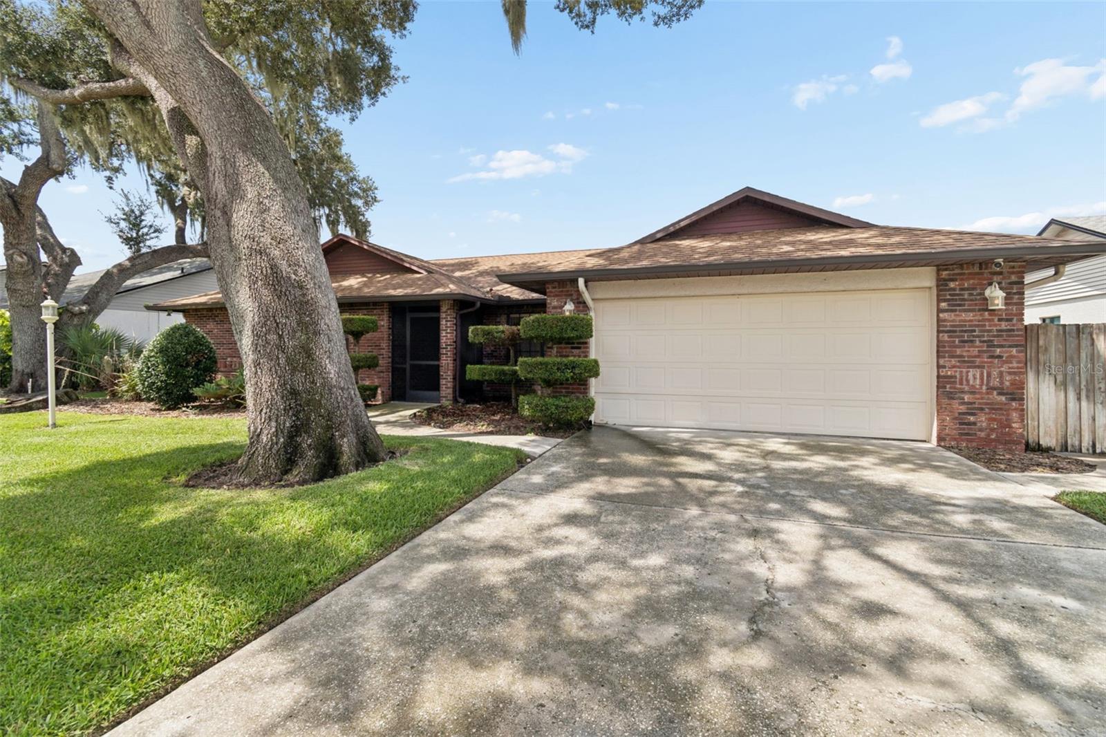 653 Timber Pond Dr, Brandon, FL 33510 photo