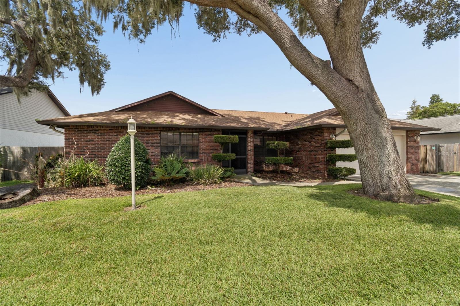 653 Timber Pond Dr, Brandon, FL 33510 photo