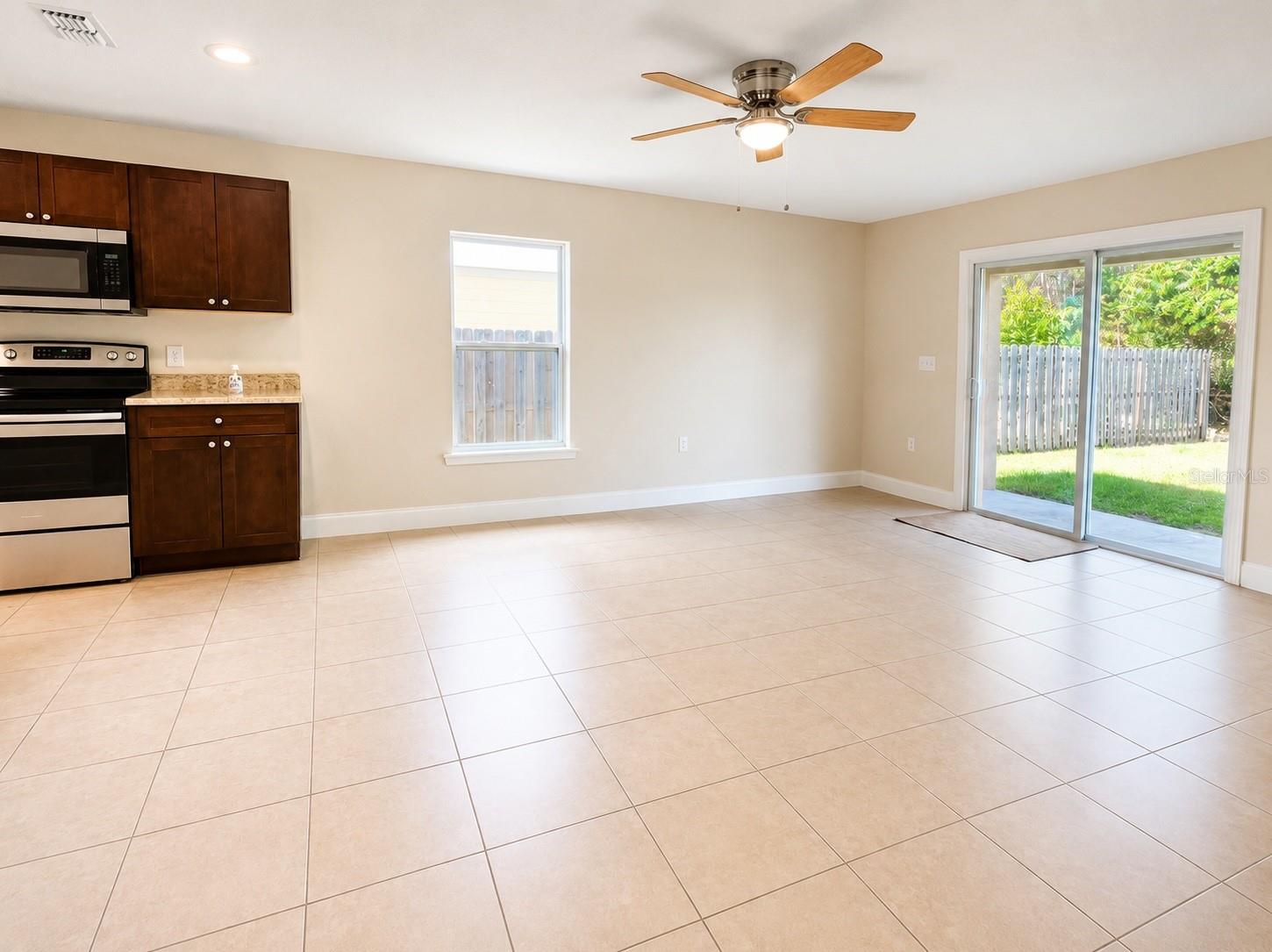 1002 Mayfair Pl, Kissimmee, FL 34758 photo