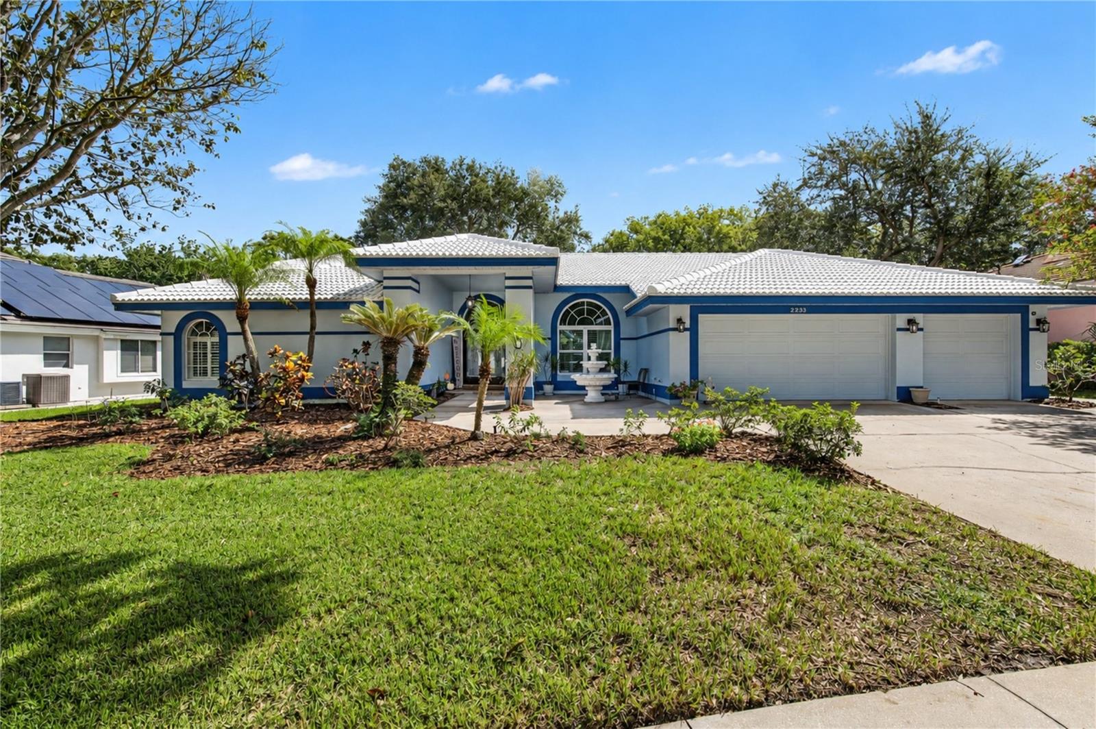 2233 Pinnacle Cir, Palm Harbor, FL 34684
