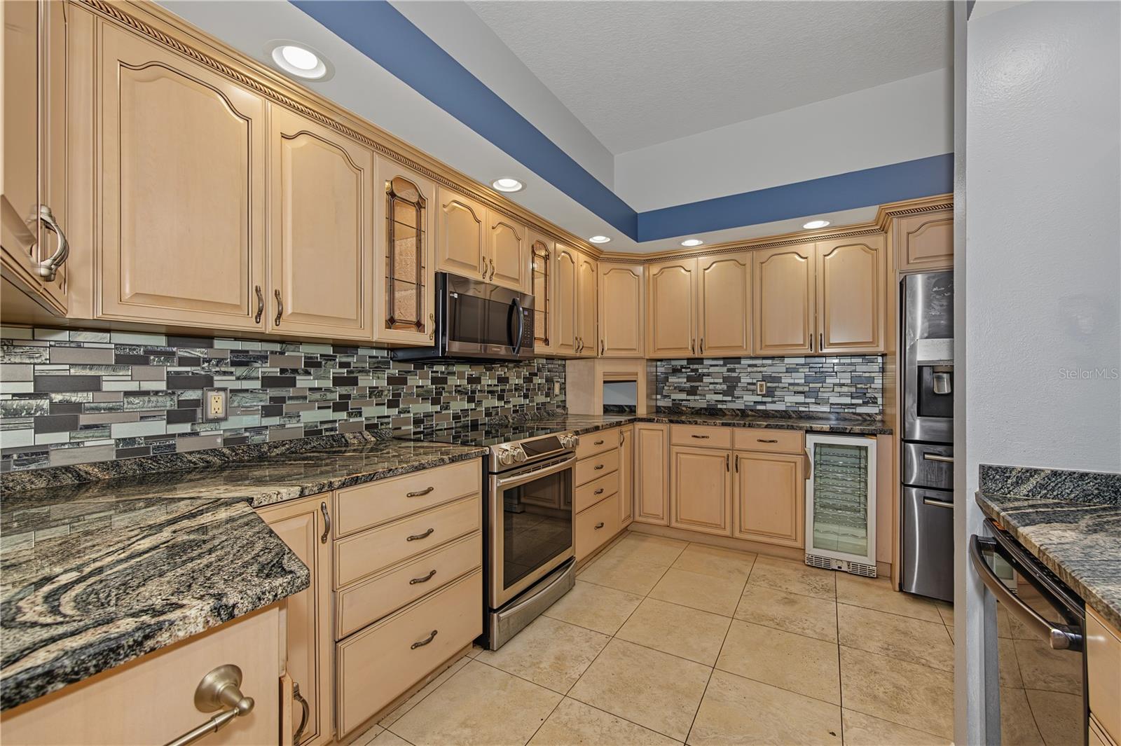 2233 Pinnacle Cir, Palm Harbor, FL 34684 photo
