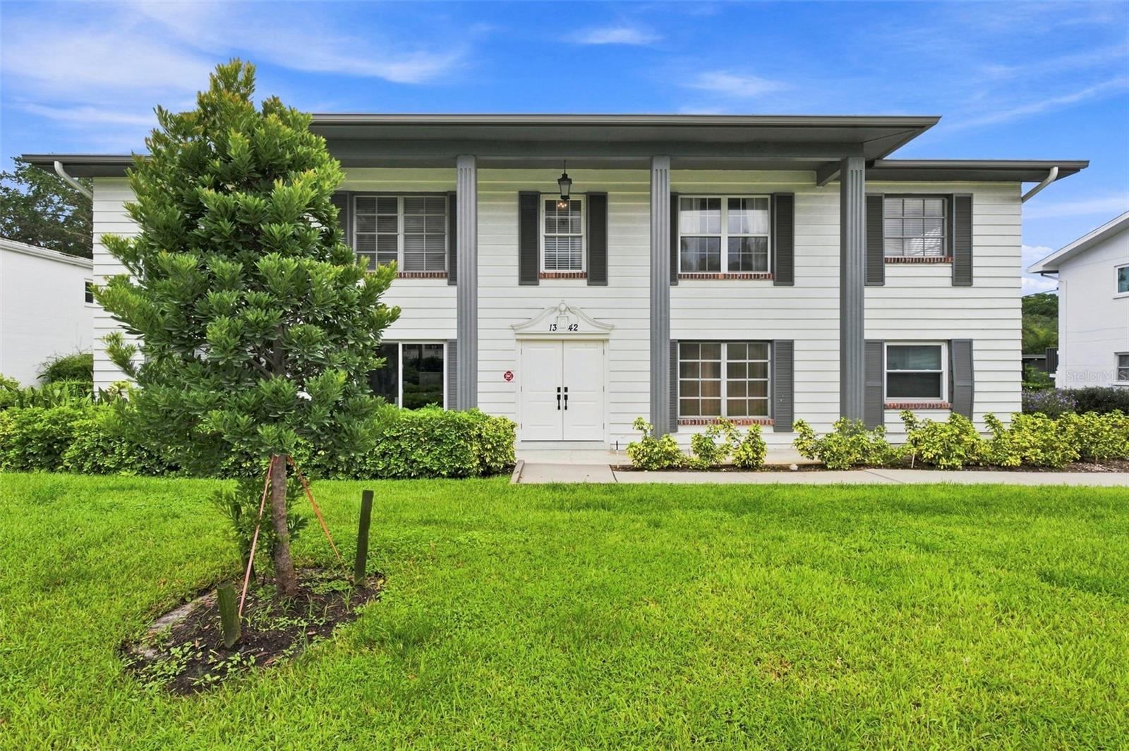 1342 Snell Isle Blvd, Saint Petersburg, FL 33704