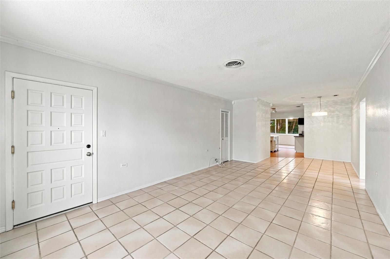 1342 Snell Isle Blvd #4, Saint Petersburg, FL 33704 photo