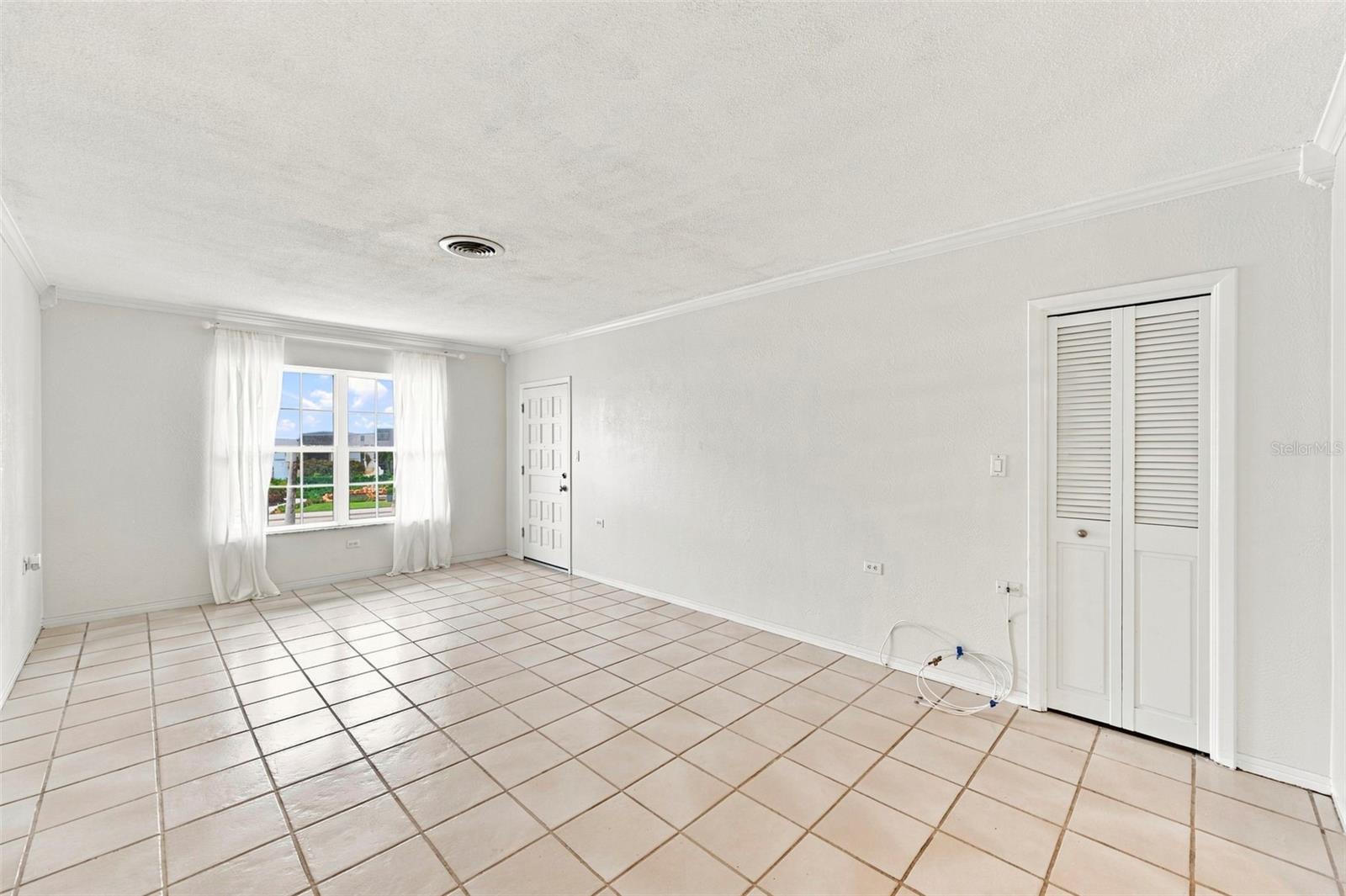 1342 Snell Isle Blvd #4, Saint Petersburg, FL 33704 photo