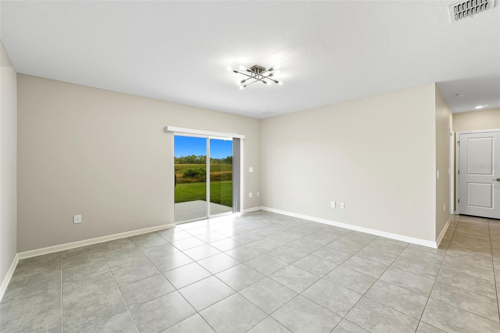 724 Daring Dr, Davenport, FL 33837 photo