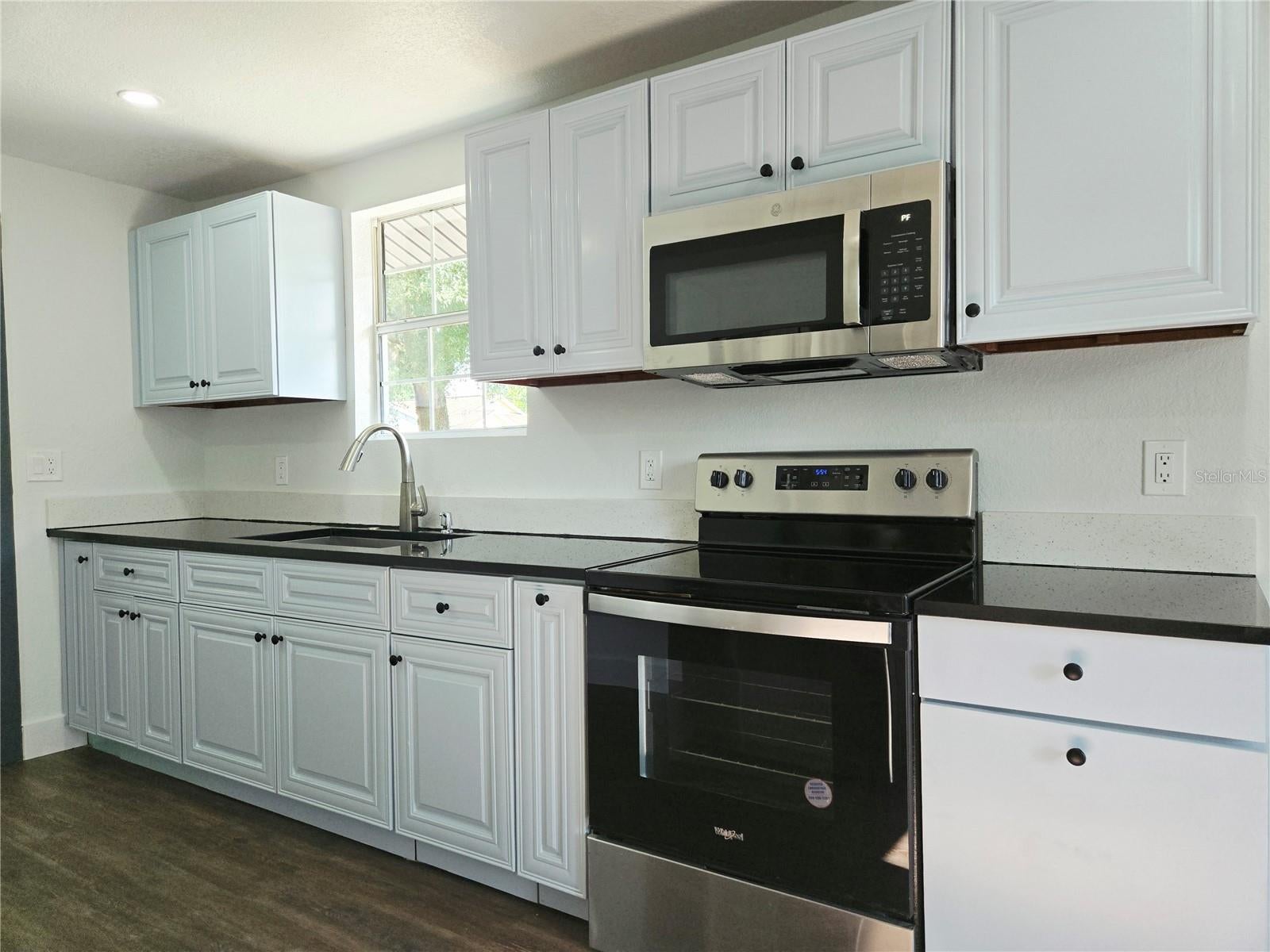 9408 N 12 St, Tampa, FL 33612 photo