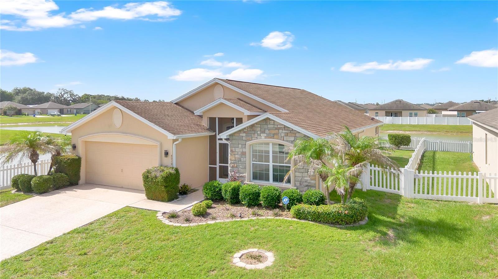 4919 Saint James Dr, Winter Haven, FL 33881 photo
