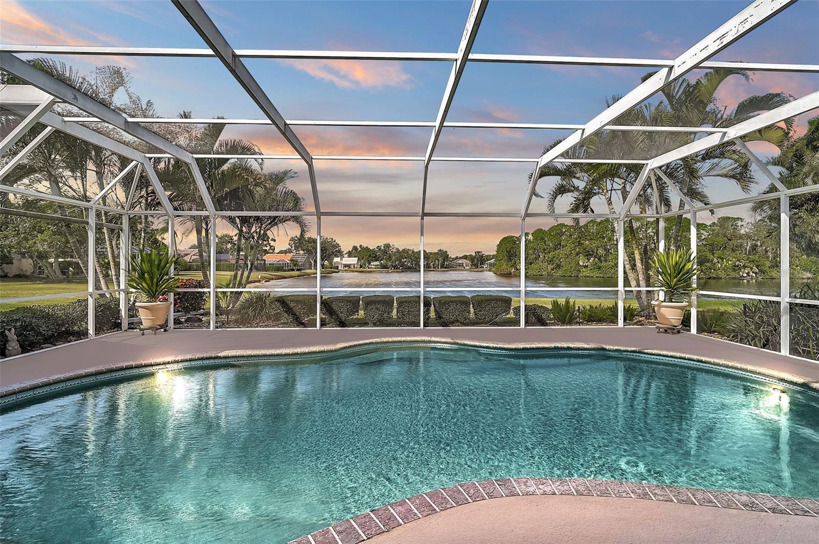 7570 Links Ct, Sarasota, FL 34243 photo