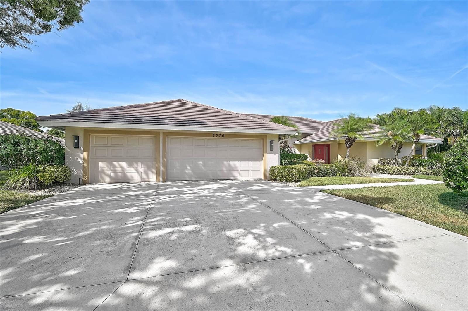 7570 Links Ct, Sarasota, FL 34243 photo