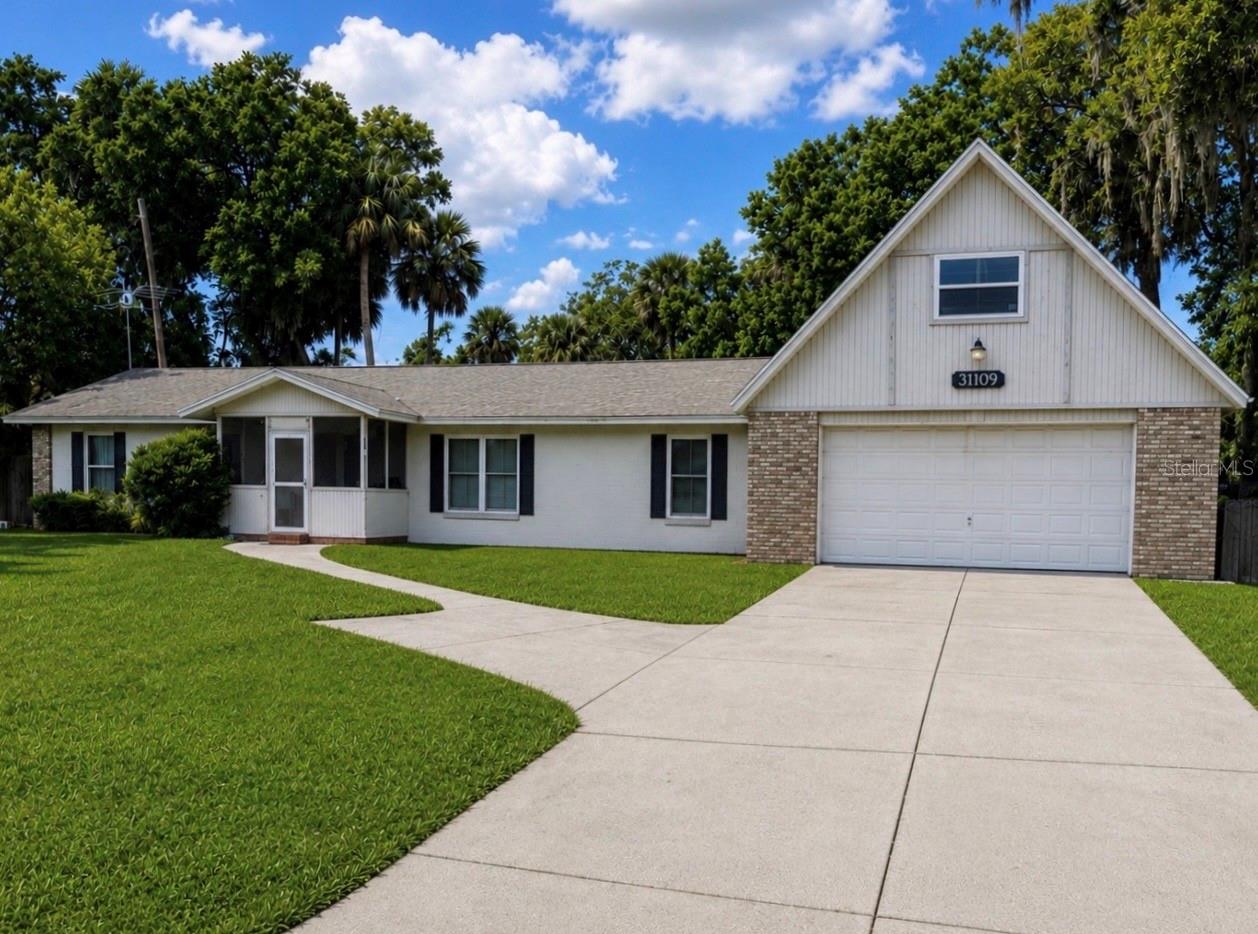 31109 Deal Dr, Mount Plymouth, FL 32776