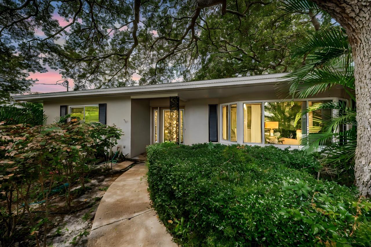 1704 Cypress Ave, Belleair, FL 33756 photo