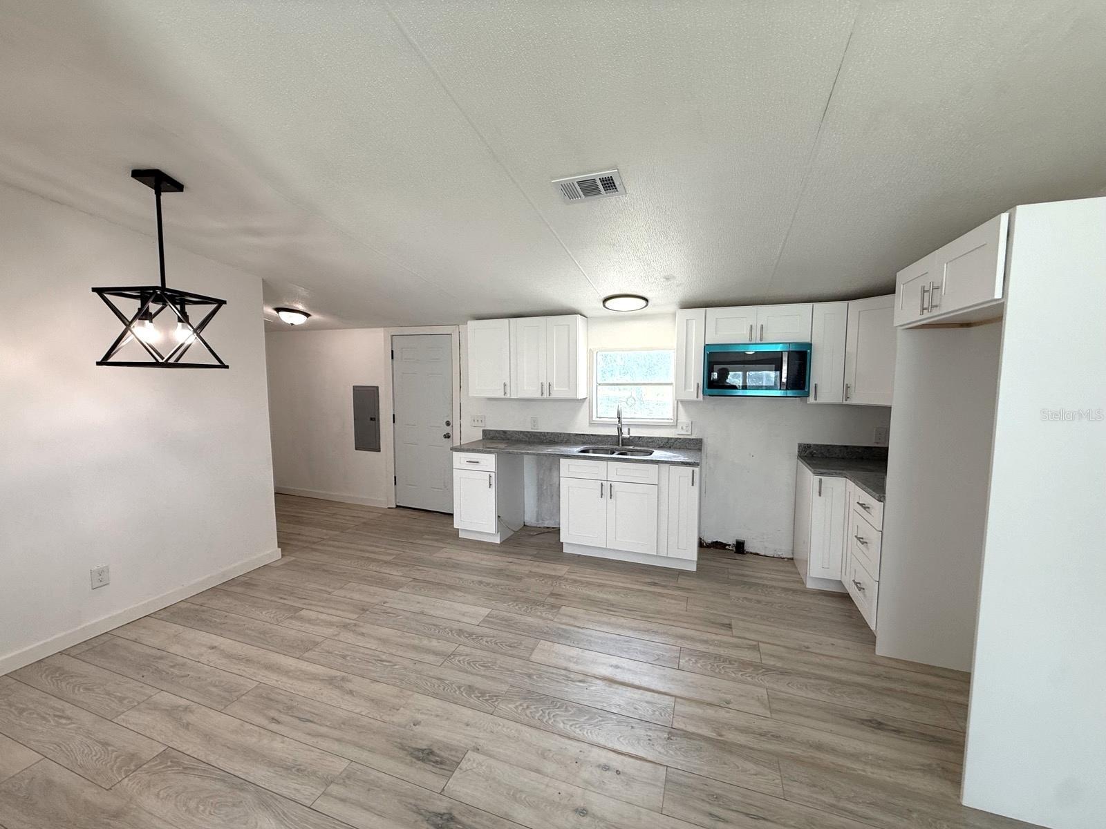 9485 Rousseau St, Webster, FL 33597 photo