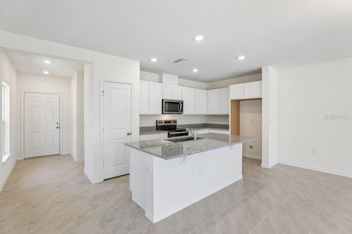 520 Pine Ridge Ct, Lake Wales, FL 33859 photo