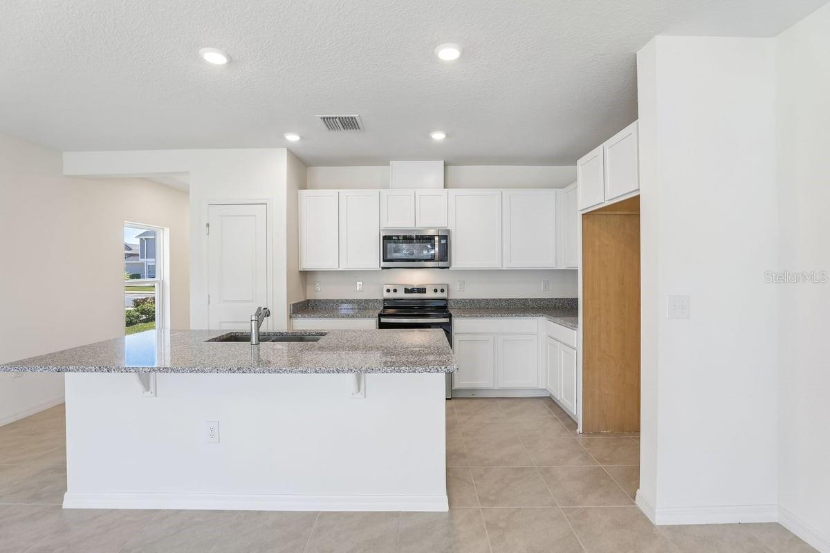 520 Pine Ridge Ct, Lake Wales, FL 33859 photo