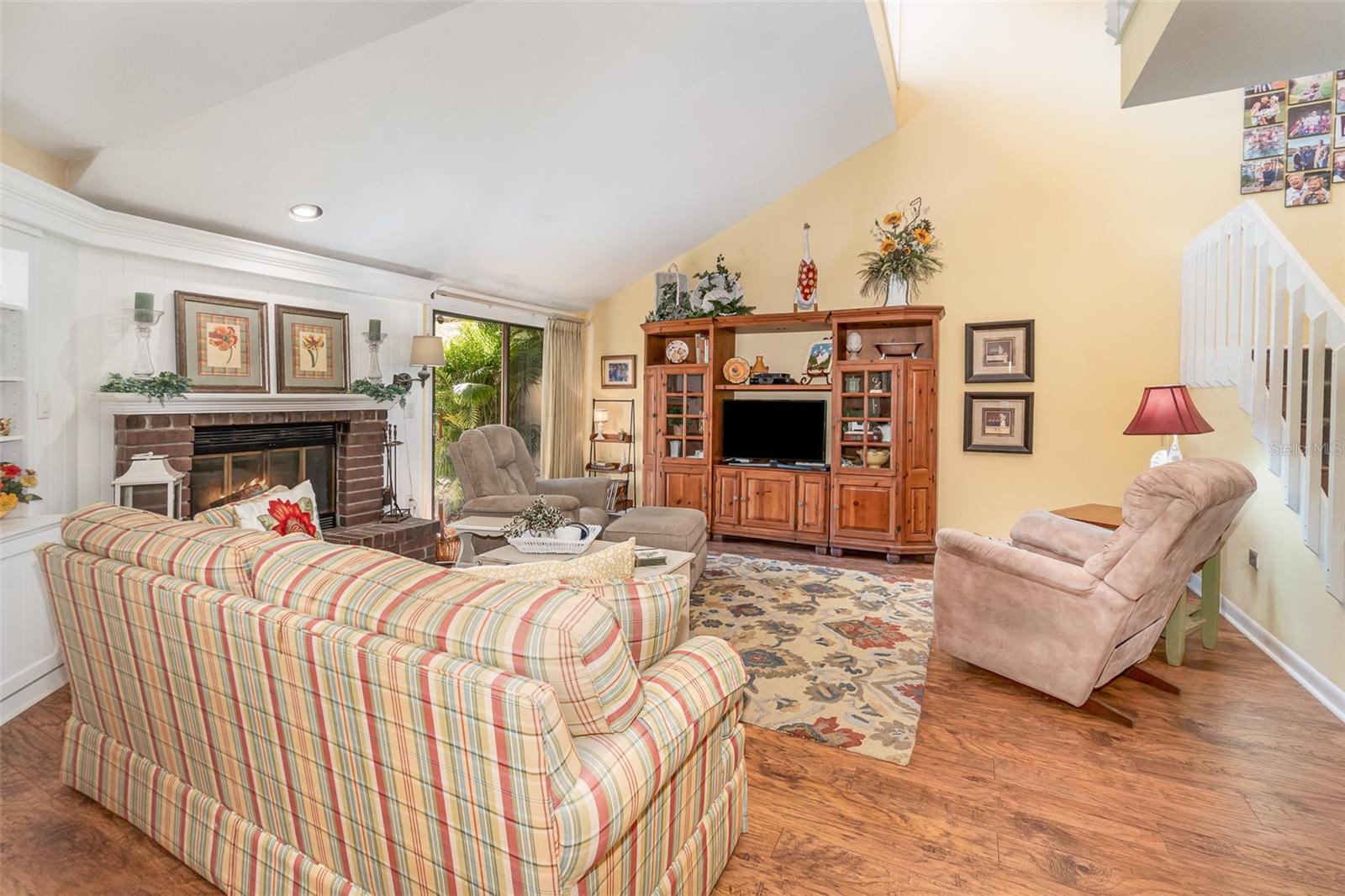 702 Clusterwood Dr, Yalaha, FL 34797 photo