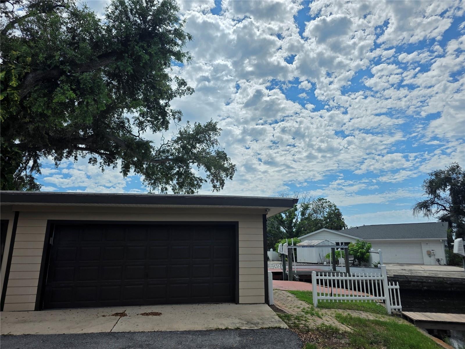 8816 Memorial Hwy, Tampa, FL 33615 photo
