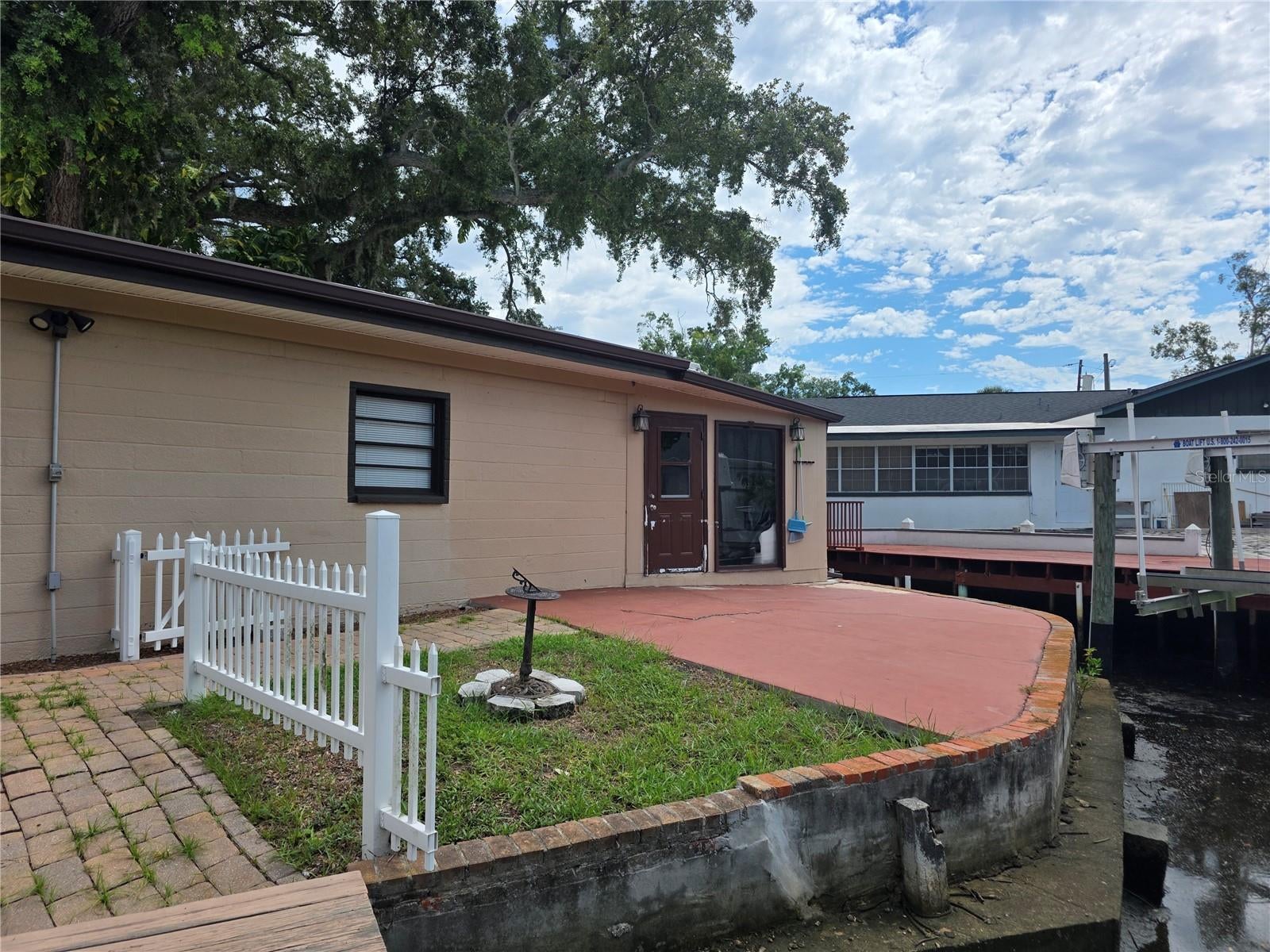 8816 Memorial Hwy, Tampa, FL 33615 photo