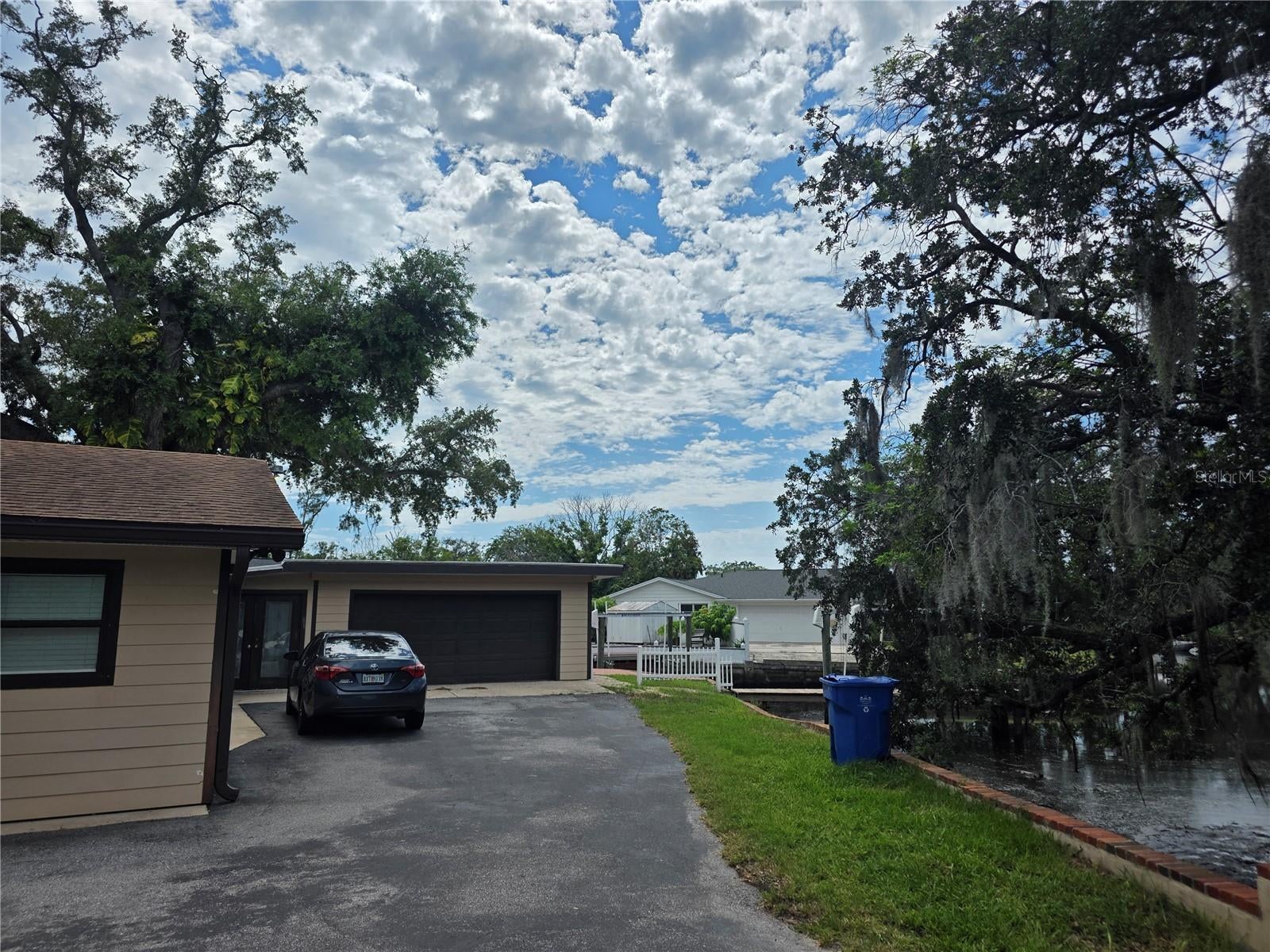 8816 Memorial Hwy, Tampa, FL 33615 photo