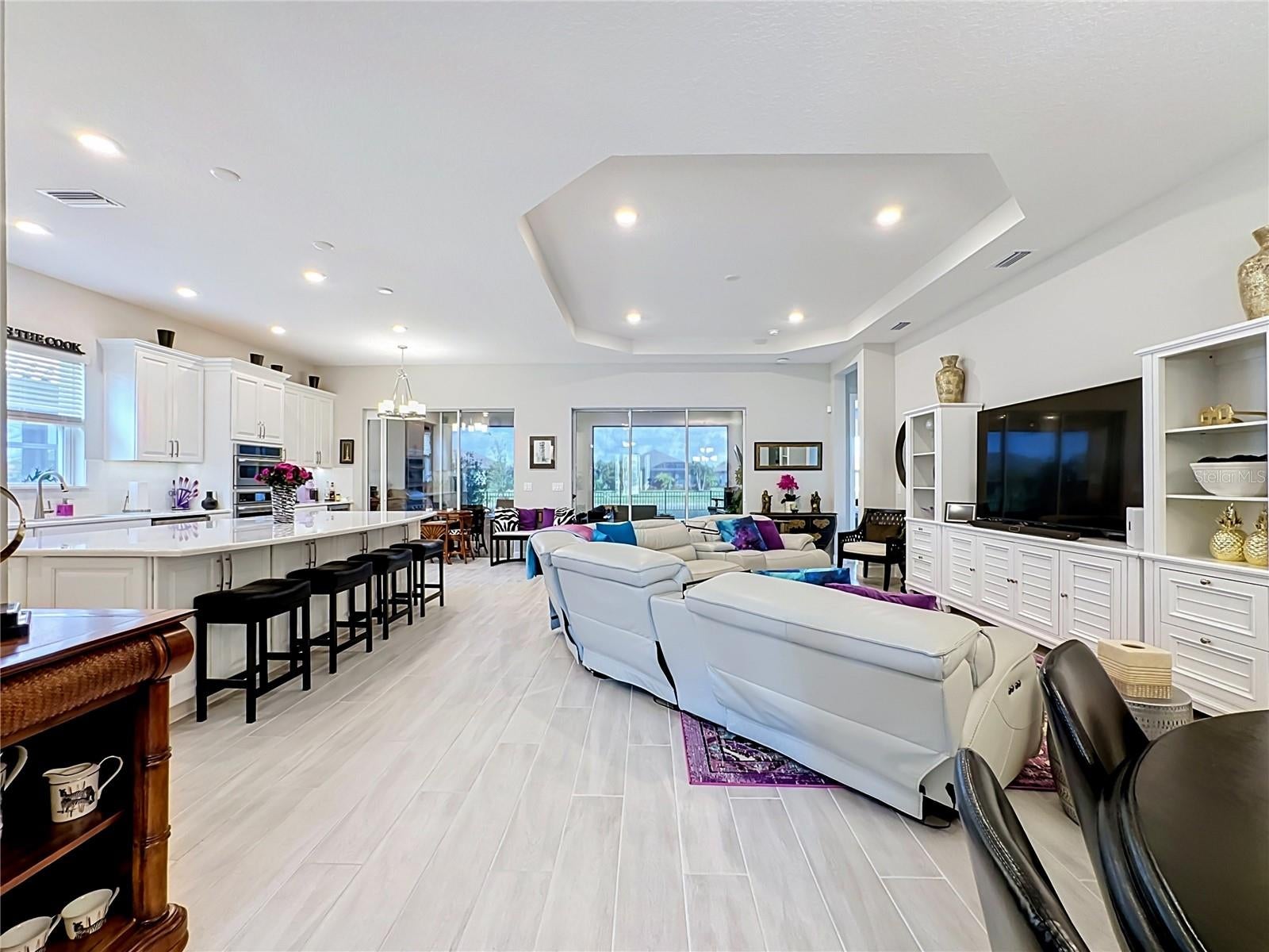 6145 Grandview Hill Ct, Bradenton, FL 34203 photo