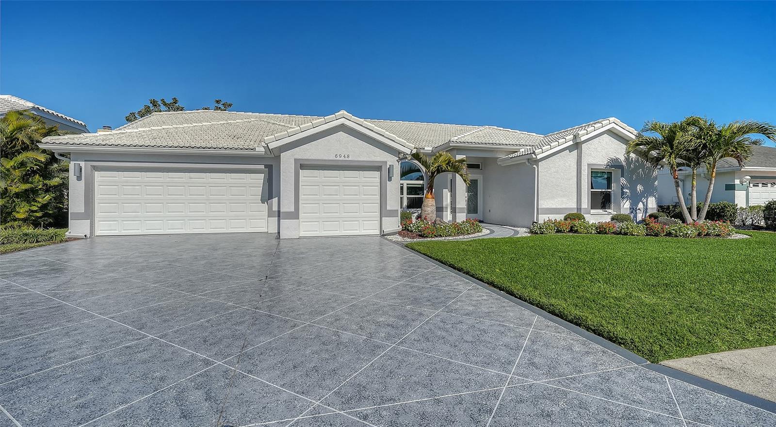 6948 Stetson Street Cir, Sarasota, FL 34243 photo