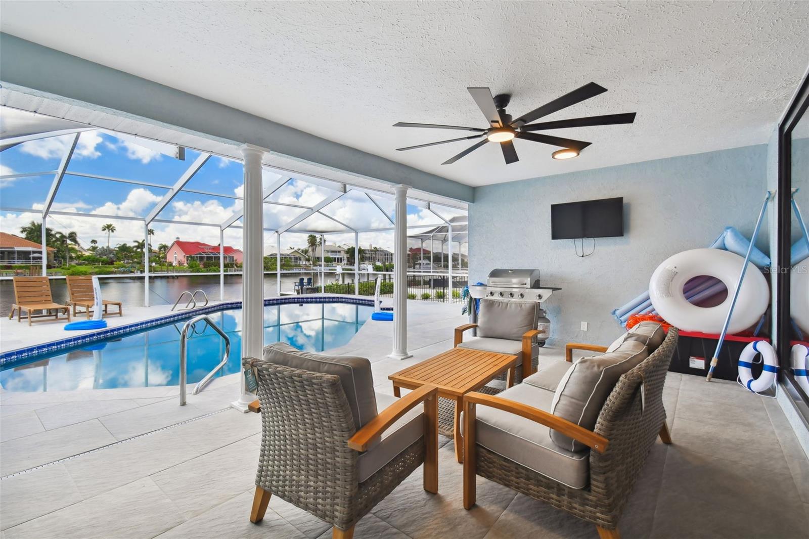 919 Chipaway Dr, Apollo Beach, FL 33572 photo
