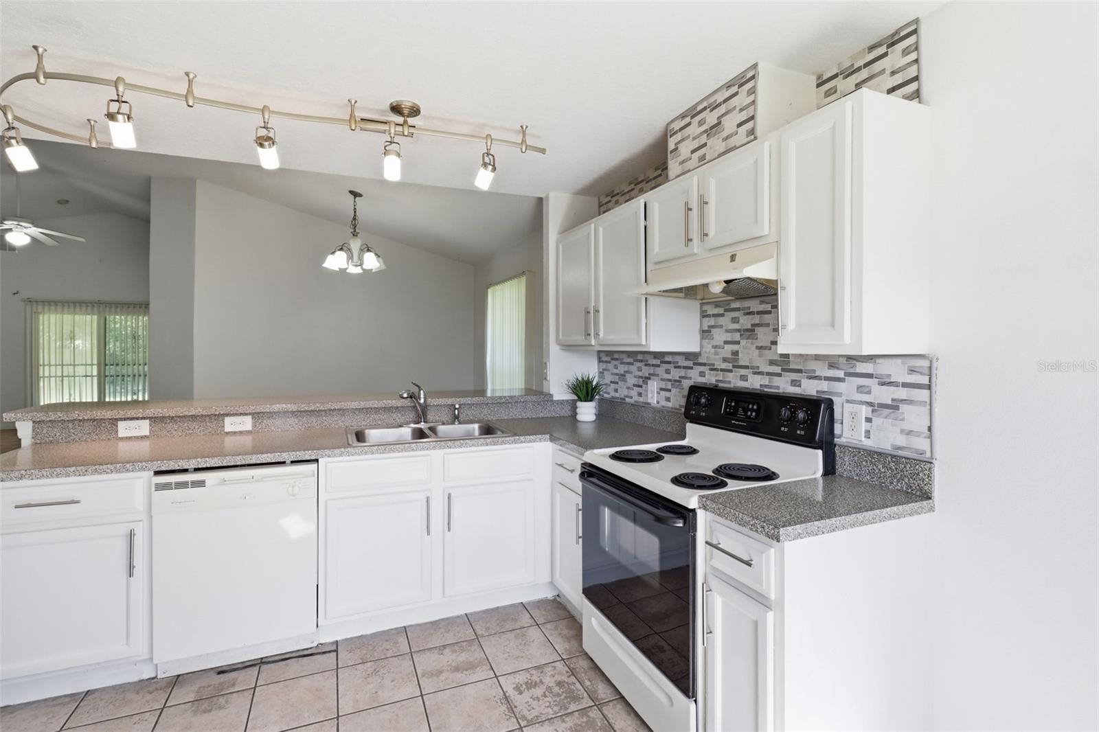 6100 Lee Lan Dr, Orlando, FL 32809 photo