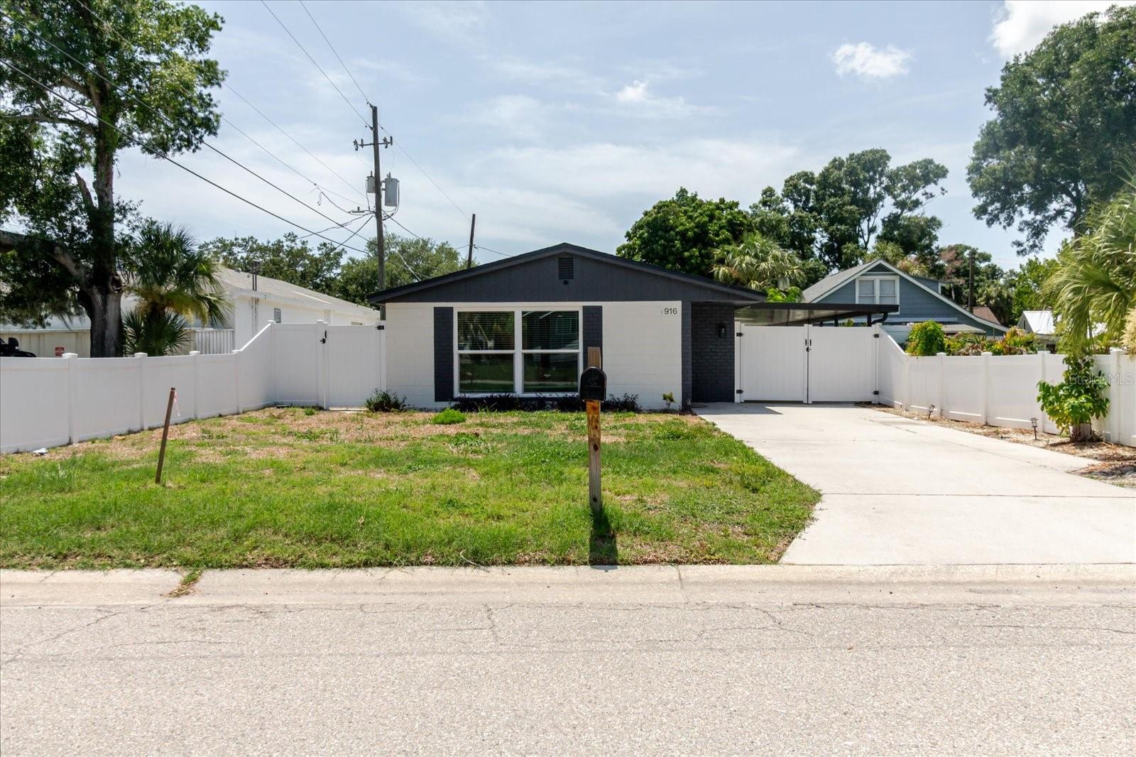 916 17 St, Saint Petersburg, FL 33713 photo