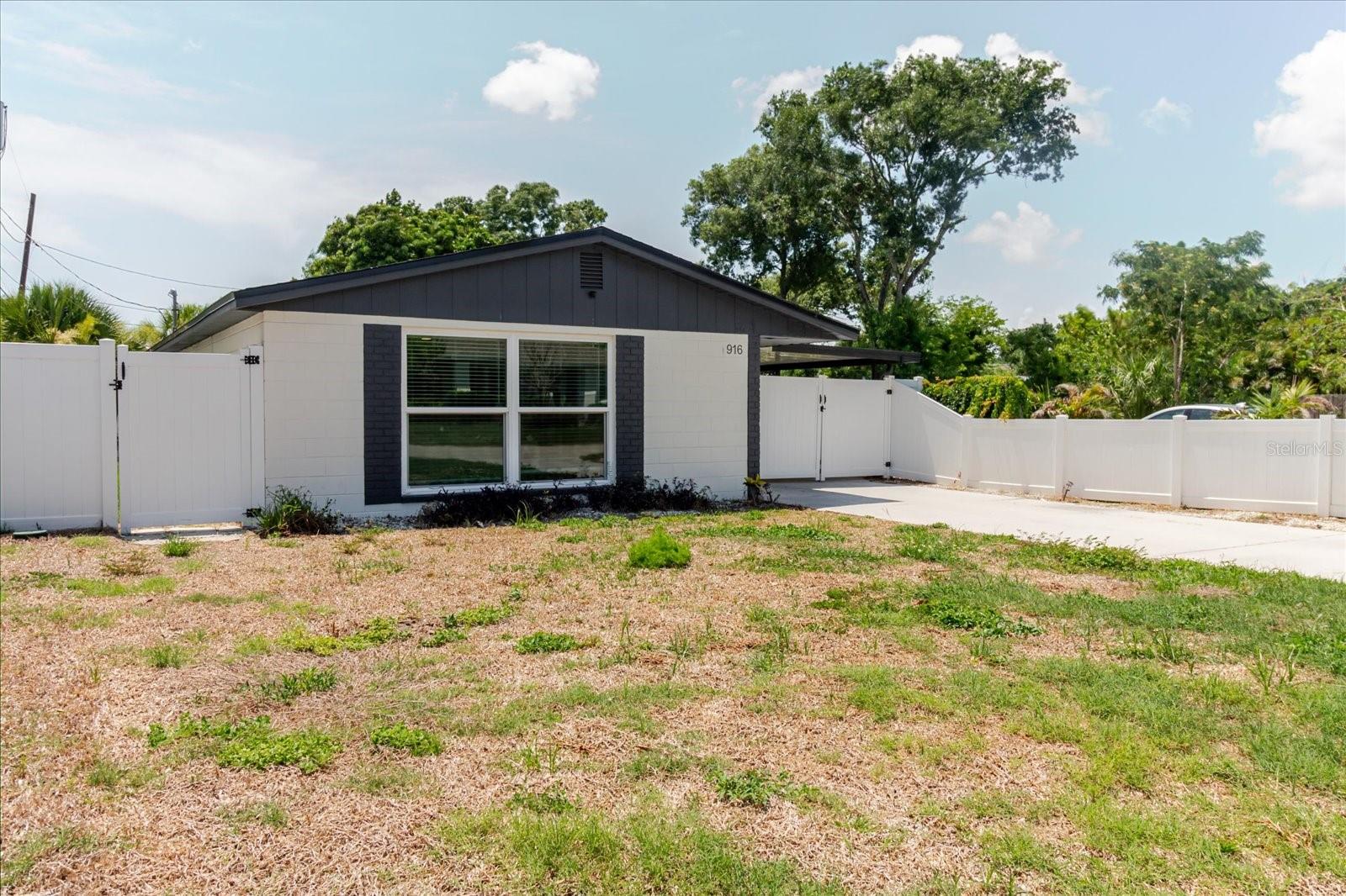 916 17 St, Saint Petersburg, FL 33713 photo