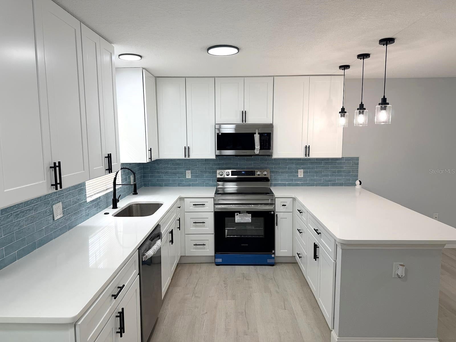 445 NW 10 Ave, Webster, FL 33597 photo