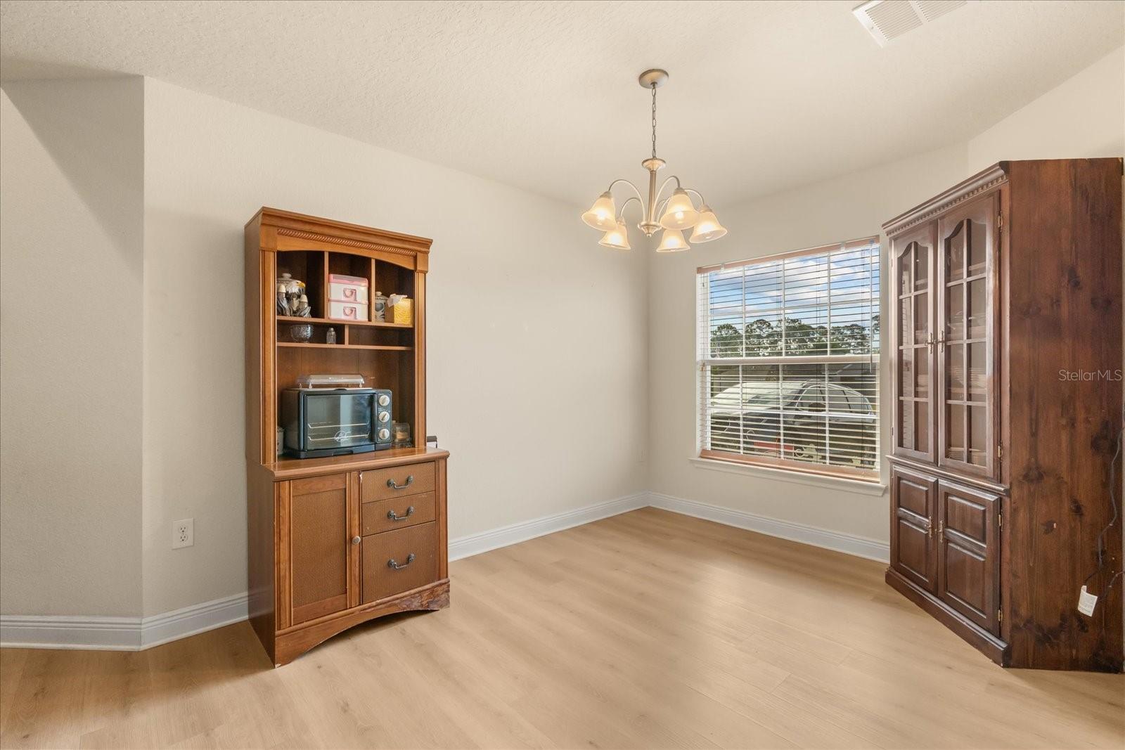 906 Edith Dr, Fruitland Park, FL 34731 photo