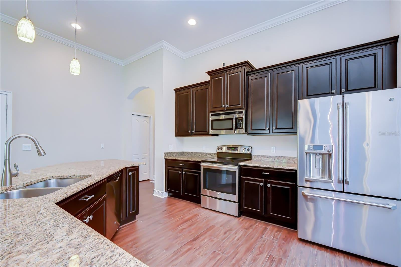 826 Vino Verde Cir, Brandon, FL 33511 photo