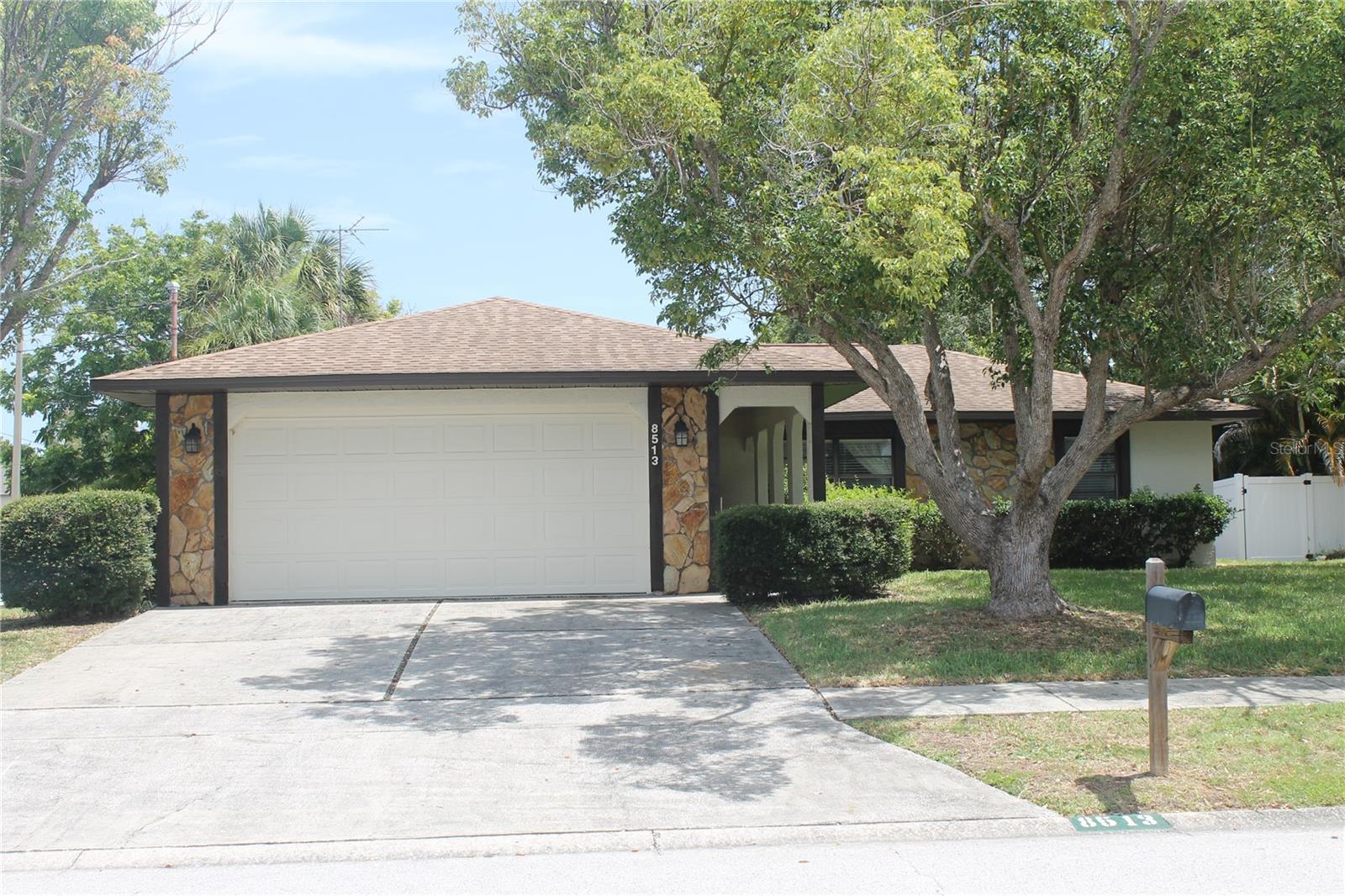 8513 Winter Haven Dr, Hudson, FL 34667 photo