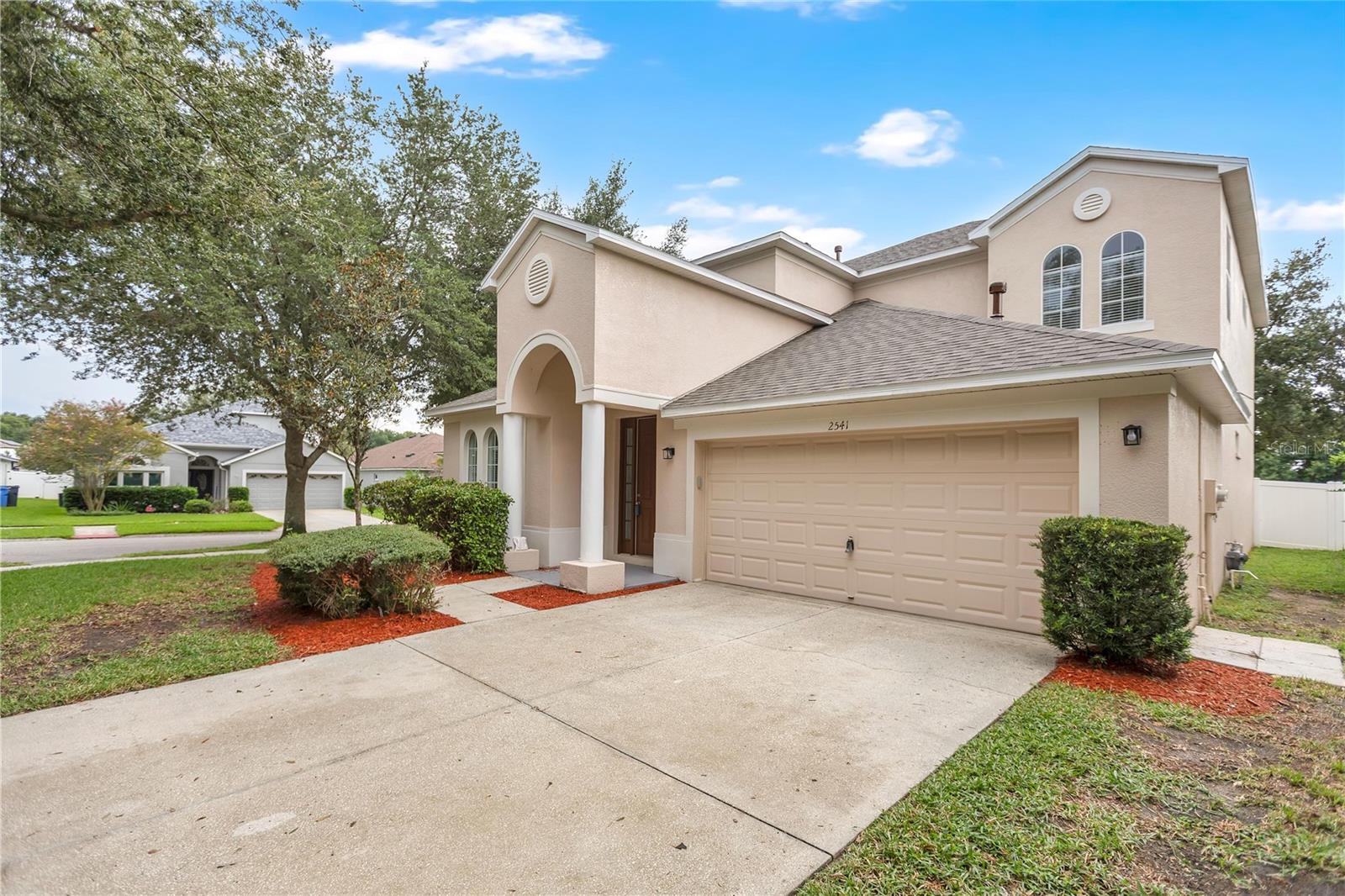 2541 Peekskill Rd, Valrico, FL 33594 photo