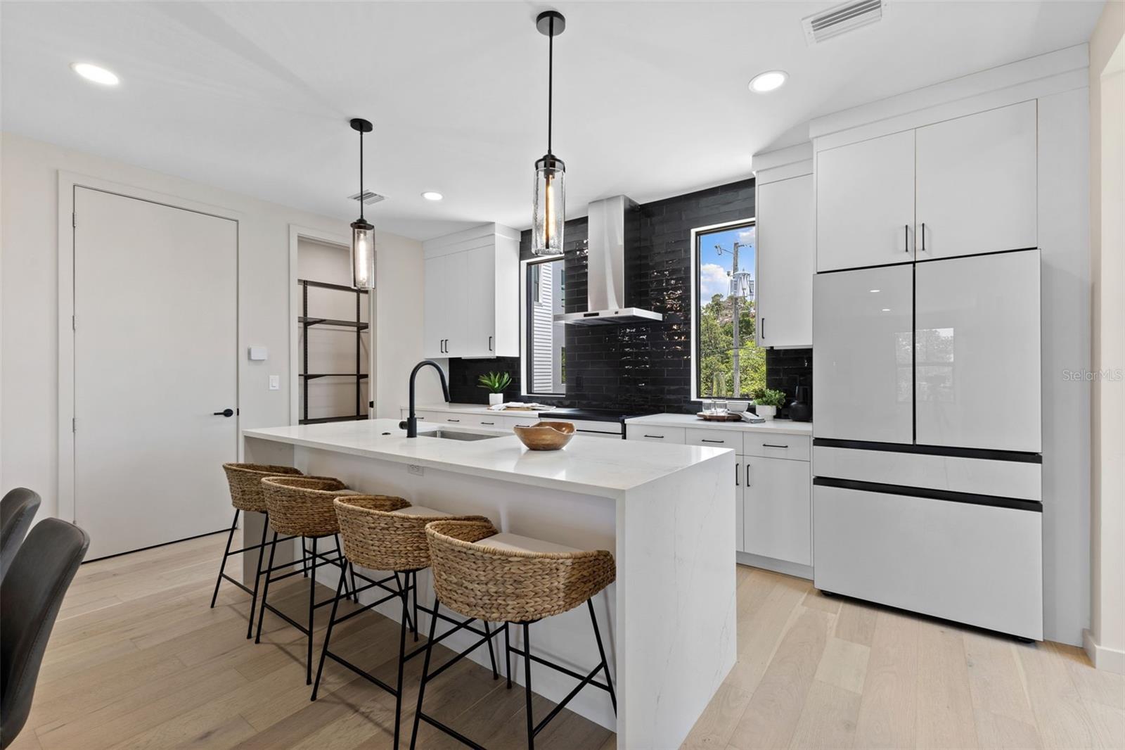 2211 16 St, Saint Petersburg, FL 33704 photo