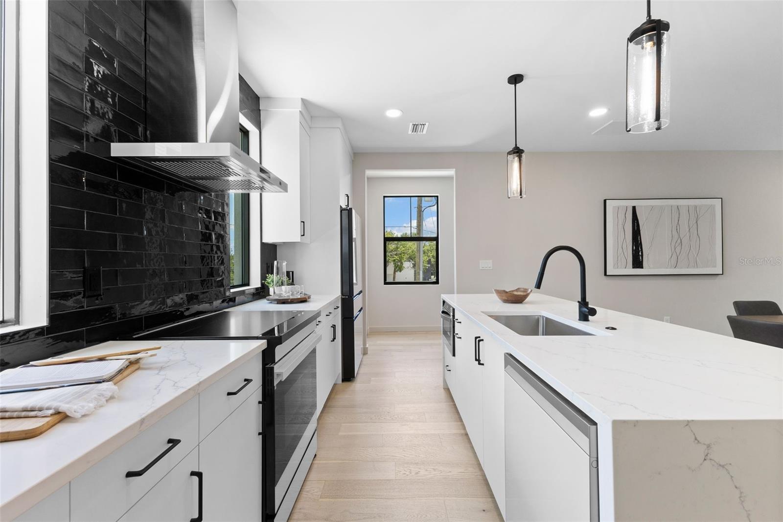 2211 16 St, Saint Petersburg, FL 33704 photo