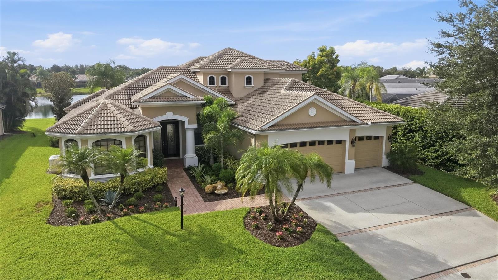 6915 Honeysuckle Trl, Lakewood Ranch, FL 34202