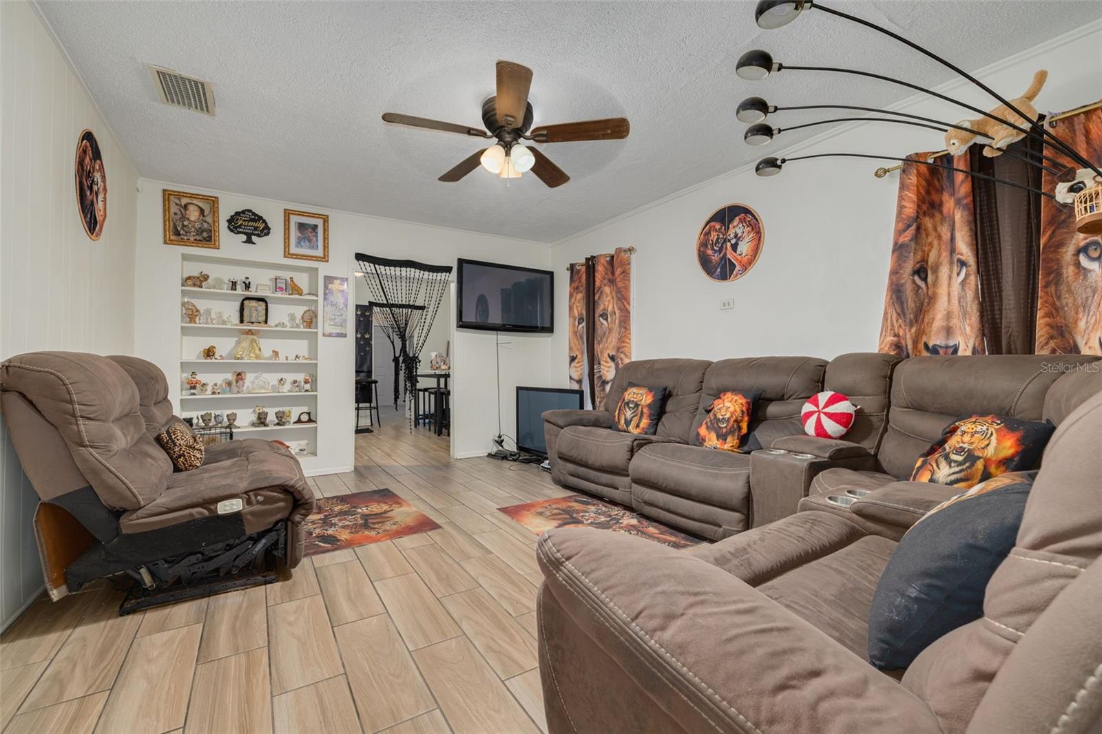 1835 47 St, Saint Petersburg, FL 33711 photo